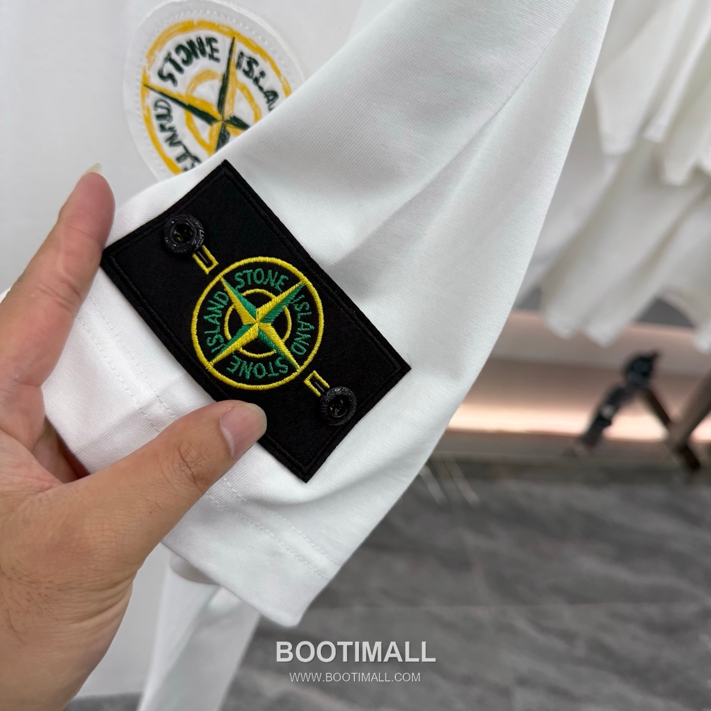 스톤아일랜드 2026SS 패치자수 라버프린트 오버핏 반팔 화이트 티셔츠 Stone Island 2026 SS Patch Embroidery Rubber Print Oversized Short Sleeve Black T-Shirt 7