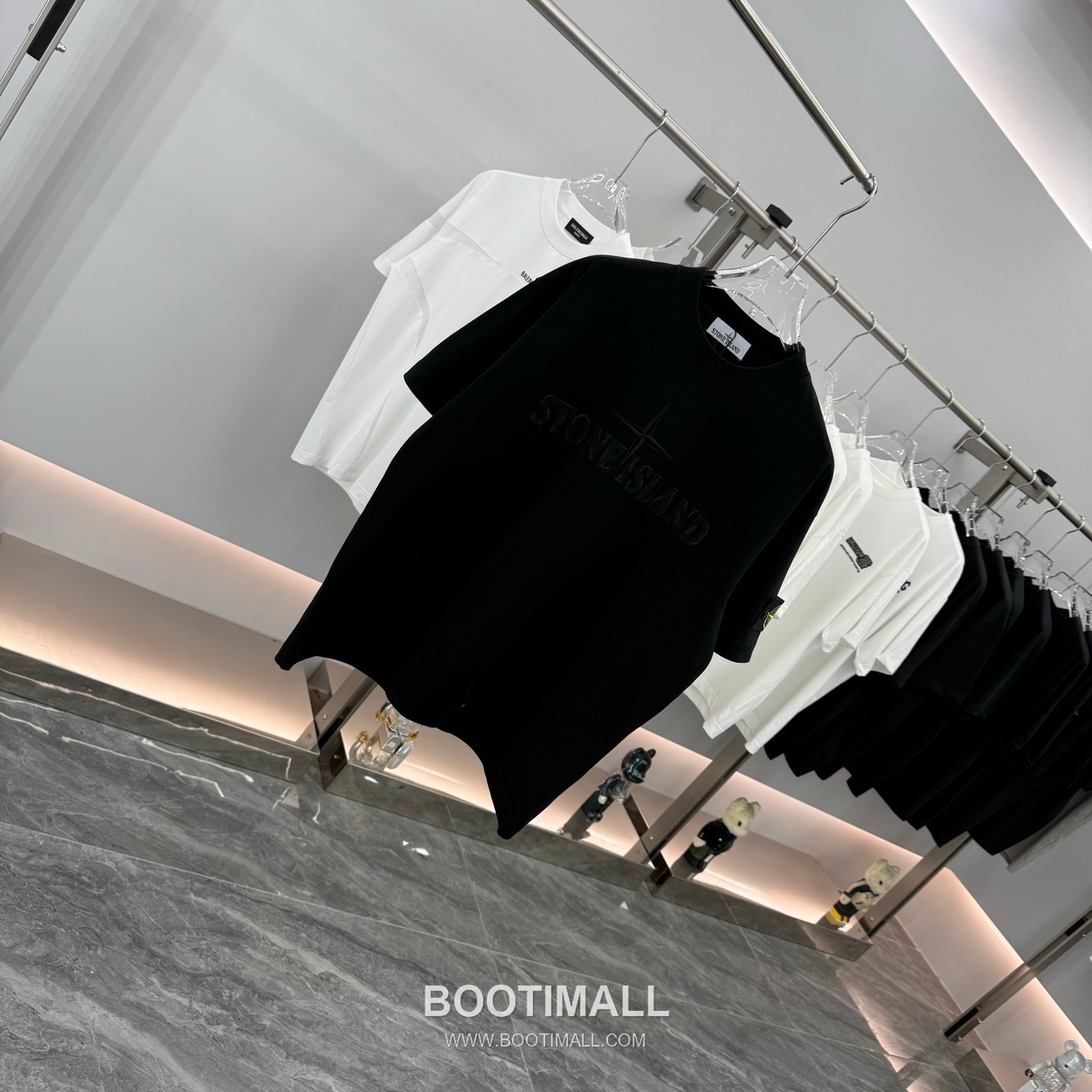 스톤아일랜드 2026SS 진공자수 오버핏 반팔 블랙 티셔츠 Stone Island 2026 SS Vacuum Embroidery Oversized Short Sleeve Black T-Shirt 2