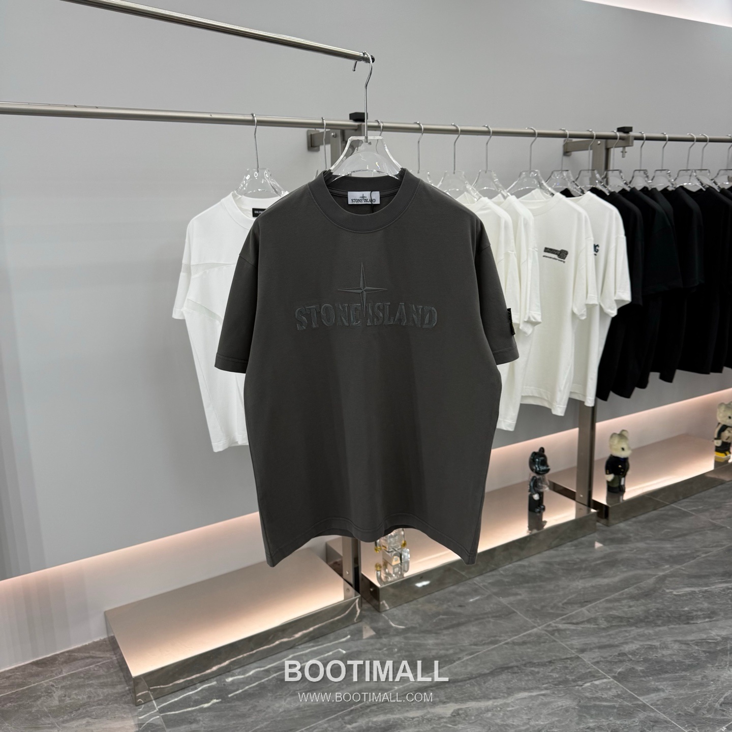 스톤아일랜드 2026SS 진공자수 오버핏 반팔 그레이 티셔츠 Stone Island 2026 SS Vacuum Embroidery Oversized Short Sleeve Black T-Shirt 1