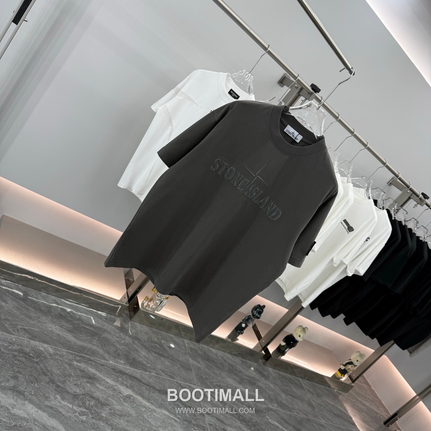 스톤아일랜드 2026SS 진공자수 오버핏 반팔 그레이 티셔츠 Stone Island 2026 SS Vacuum Embroidery Oversized Short Sleeve Black T-Shirt 2