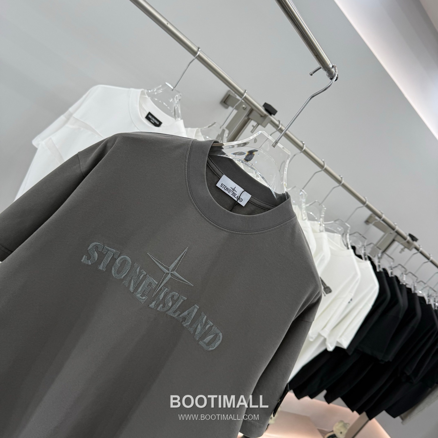 스톤아일랜드 2026SS 진공자수 오버핏 반팔 그레이 티셔츠 Stone Island 2026 SS Vacuum Embroidery Oversized Short Sleeve Black T-Shirt 3