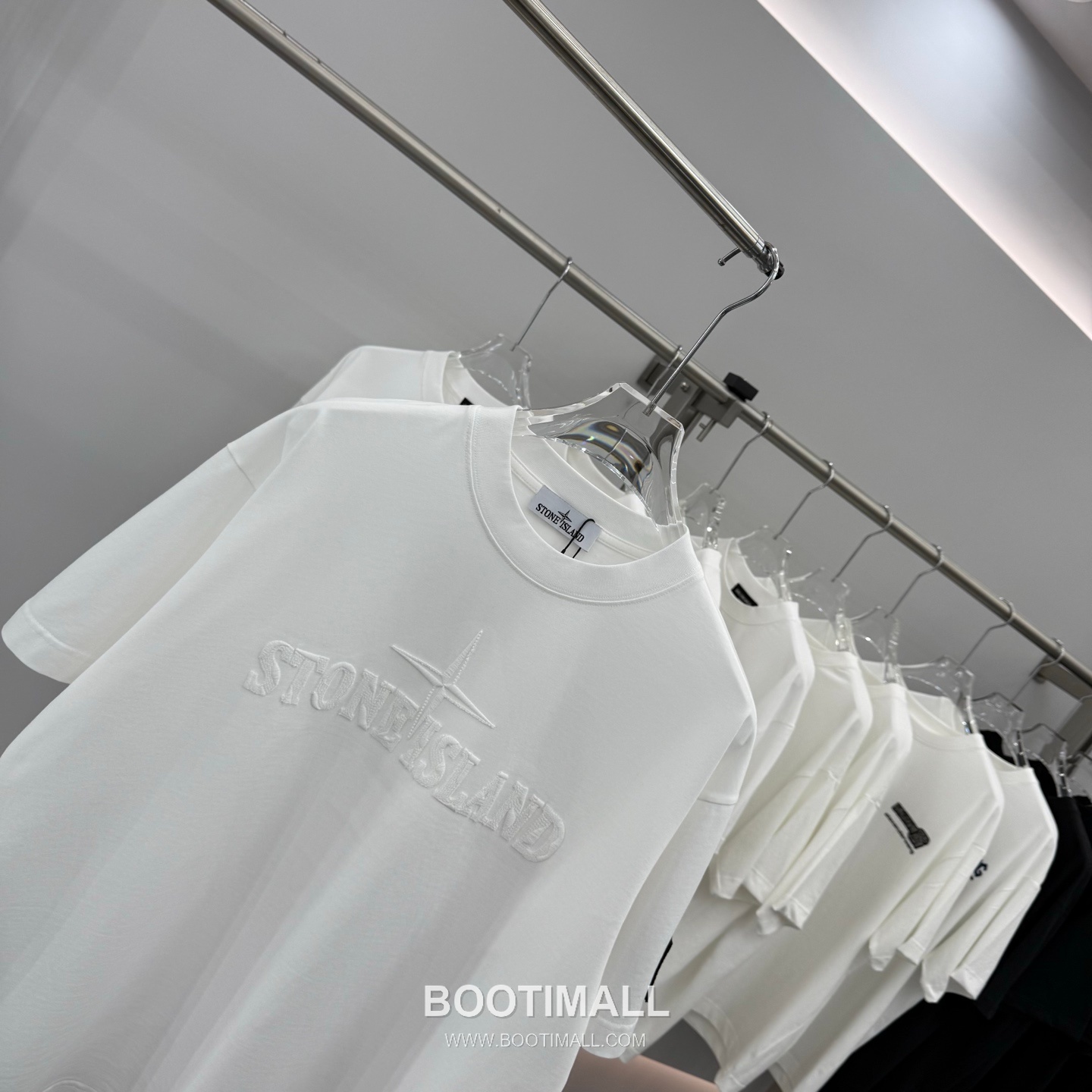 스톤아일랜드 2026SS 진공자수 오버핏 반팔 화이트 티셔츠 Stone Island 2026 SS Vacuum Embroidery Oversized Short Sleeve Black T-Shirt 3