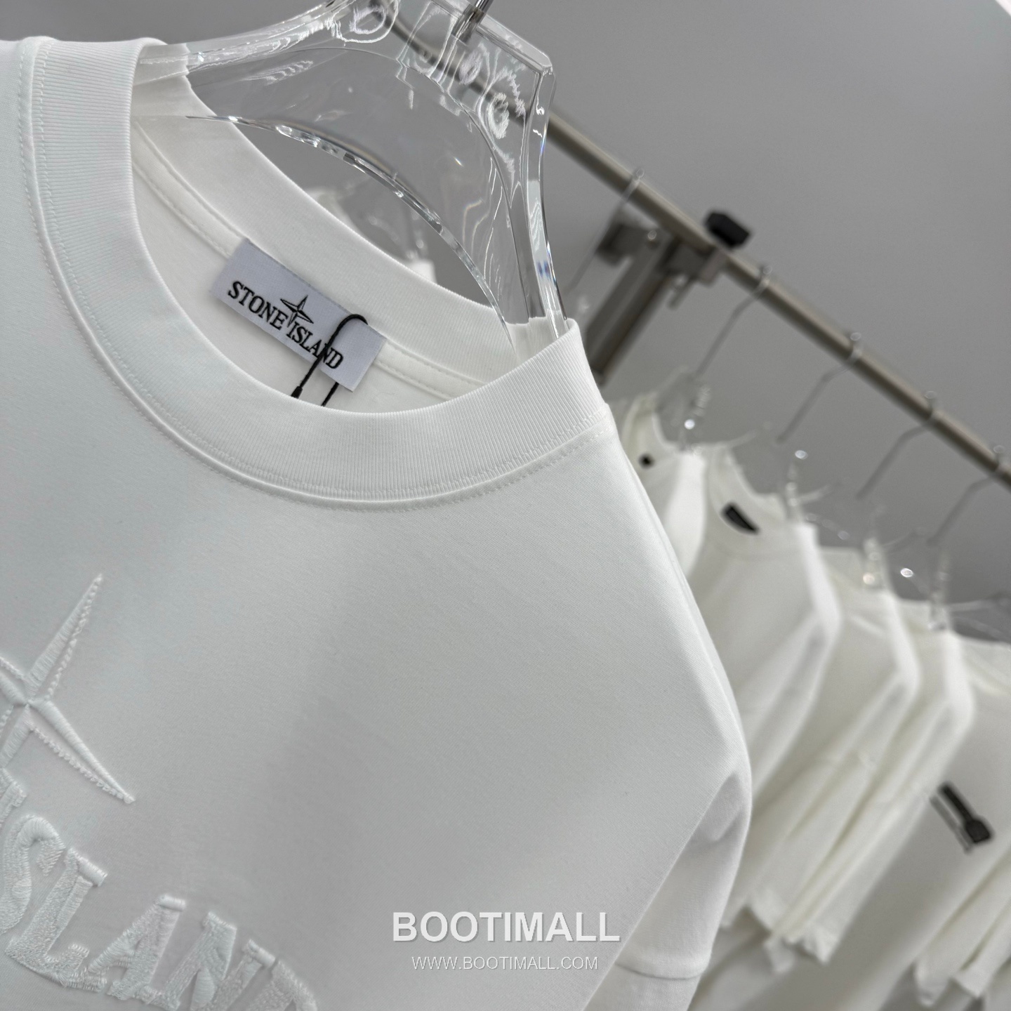 스톤아일랜드 2026SS 진공자수 오버핏 반팔 화이트 티셔츠 Stone Island 2026 SS Vacuum Embroidery Oversized Short Sleeve Black T-Shirt 4