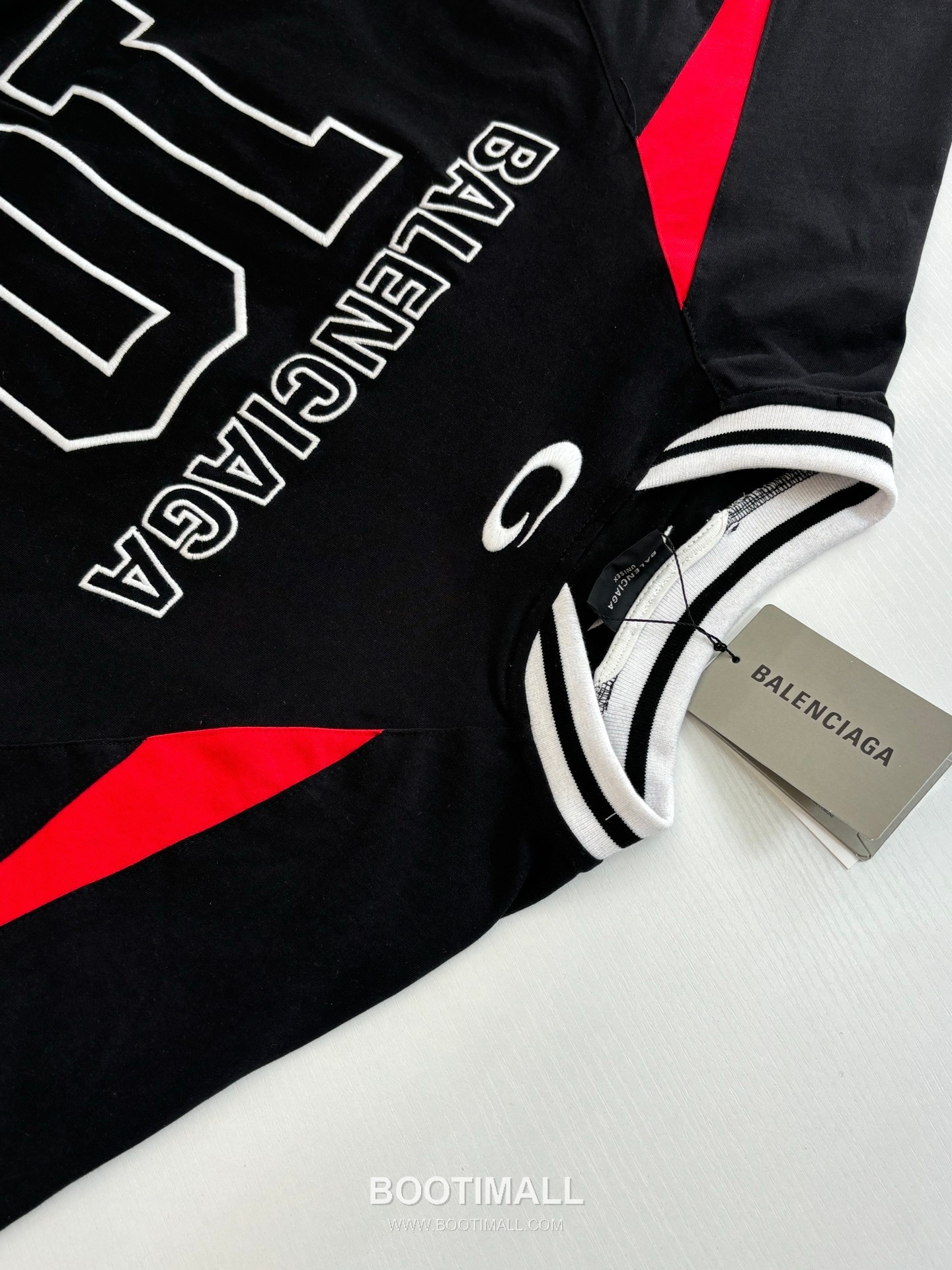 발렌시아가 2026SS NBA 로고자수 오버핏 반팔 블랙 티셔츠 Balenciaga 2026 SS NBA Logo Embroidery Oversized Short Sleeve Black T-Shirt 8