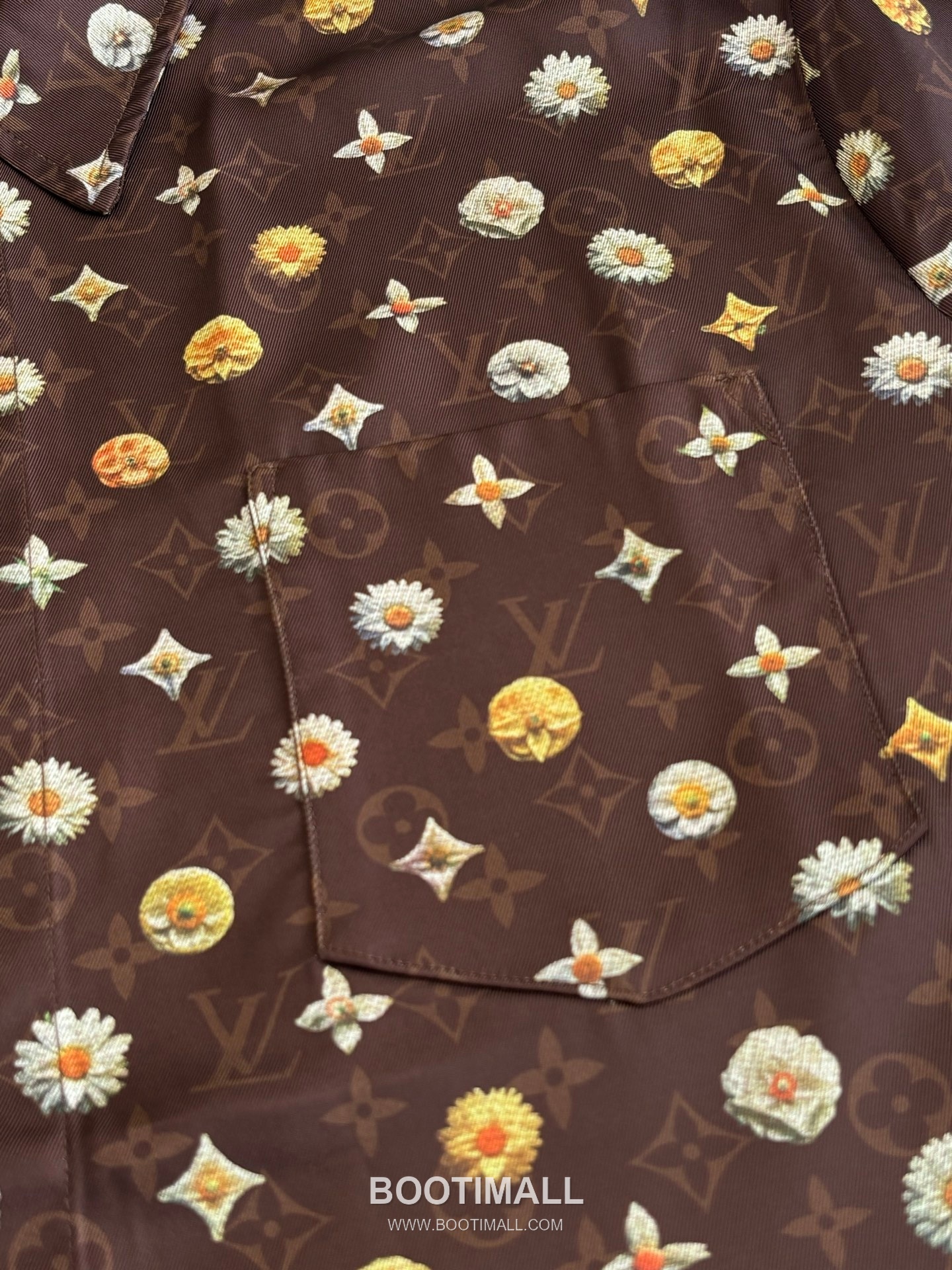 루이비통 2026SS 모노그램 데이지 프린트 루즈핏 반팔 브라운 셔츠 Louis Vuitton 2026 SS Monogram Daisy Print Loose Fit Short Sleeve Brown Shirt 6