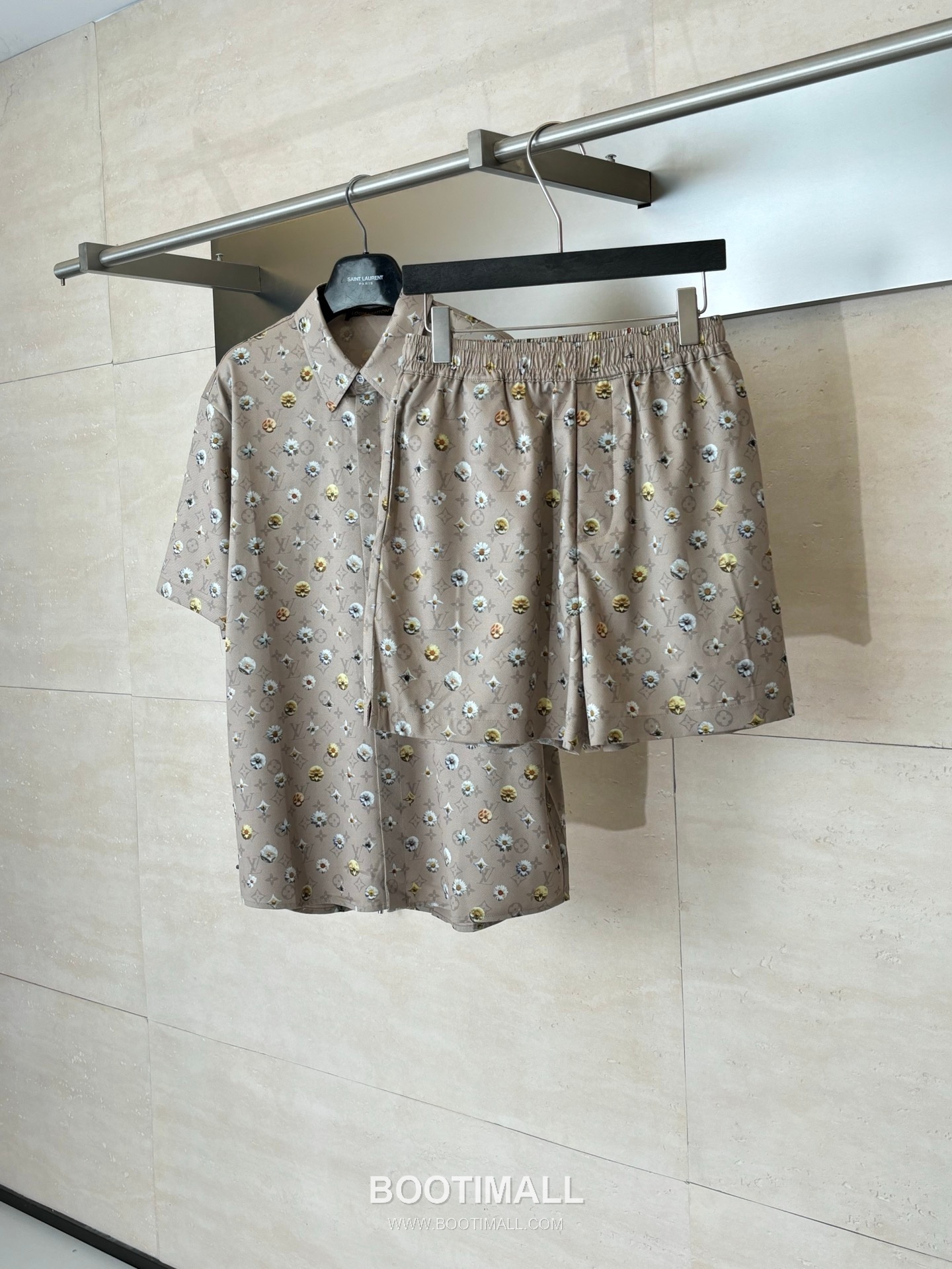 루이비통 2026SS 모노그램 데이지 프린트 루즈핏 쇼츠 브라운 팬츠 Louis Vuitton 2026 SS Monogram Daisy Print Loose Fit Shorts Brown Pants 4