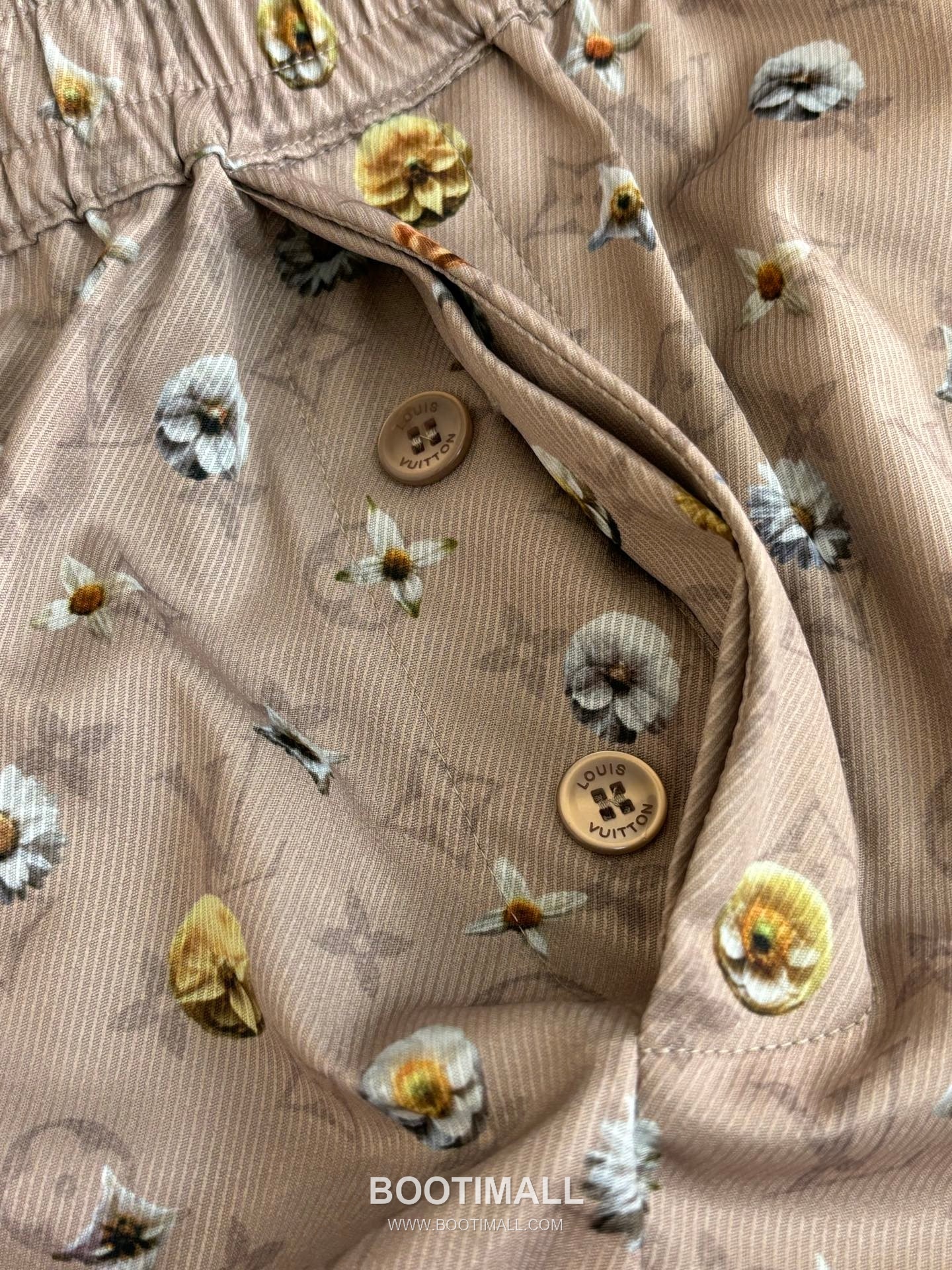 루이비통 2026SS 모노그램 데이지 프린트 루즈핏 쇼츠 브라운 팬츠 Louis Vuitton 2026 SS Monogram Daisy Print Loose Fit Shorts Brown Pants 6
