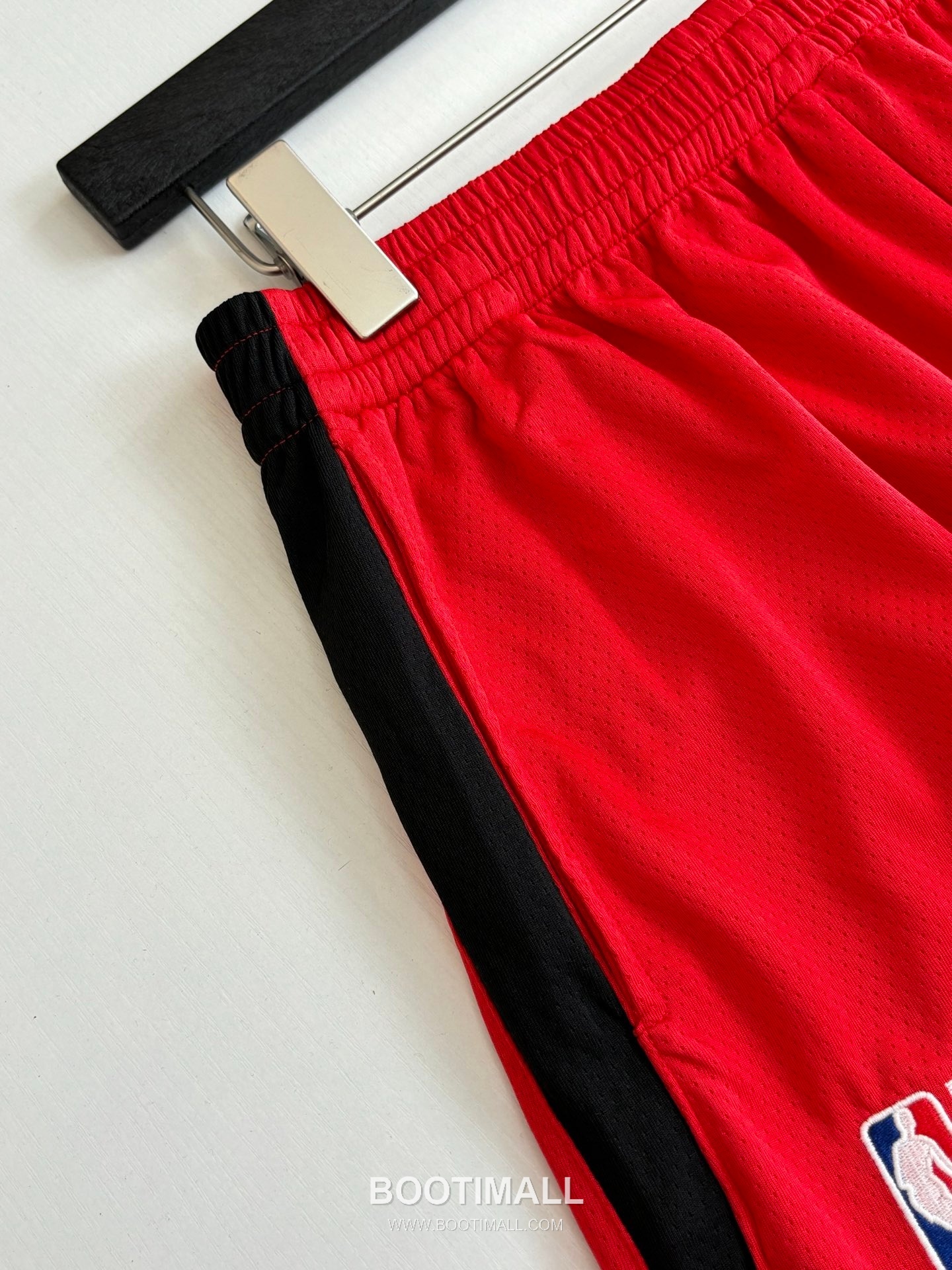 발렌시아가 2026SS NBA 원형자수 루즈핏 쇼츠 레드 팬츠 Balenciaga 2026 SS NBA Circle Embroidery Loose Fit Shorts Black Pants 5