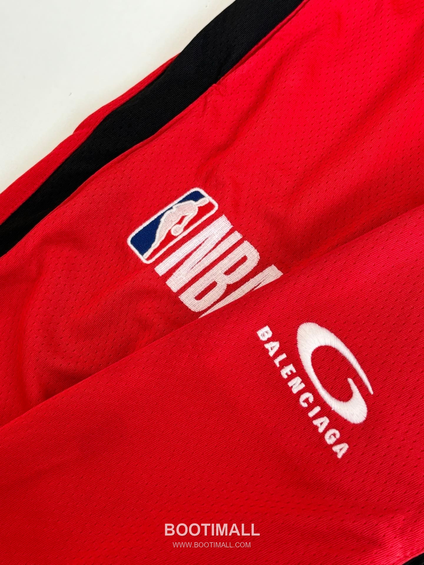 발렌시아가 2026SS NBA 원형자수 루즈핏 쇼츠 레드 팬츠 Balenciaga 2026 SS NBA Circle Embroidery Loose Fit Shorts Black Pants 6