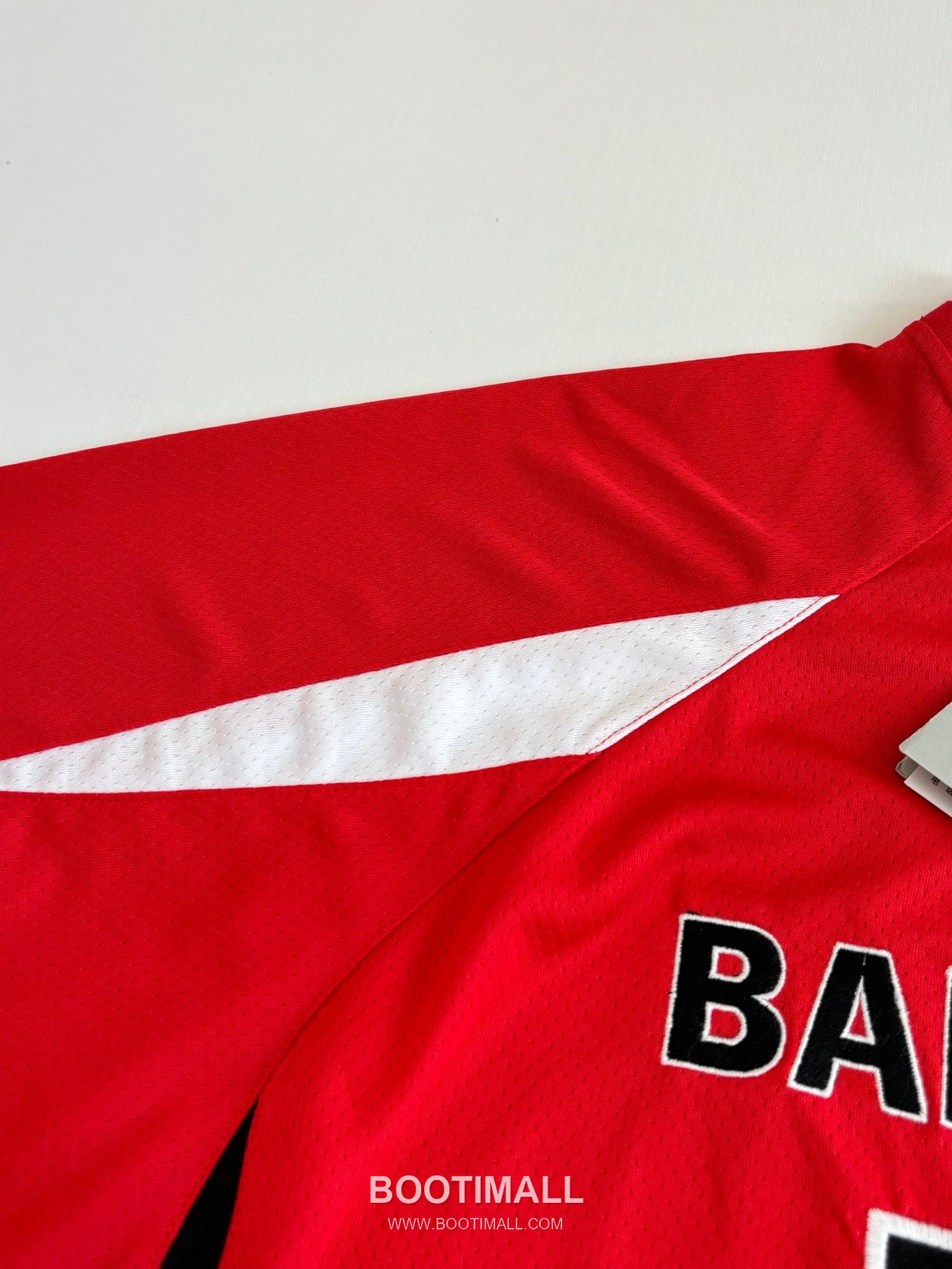 발렌시아가 2026SS NBA 로고자수 오버핏 반팔 레드 티셔츠 Balenciaga 2026 SS NBA Logo Embroidery Oversized Short Sleeve Black T-Shirt 6