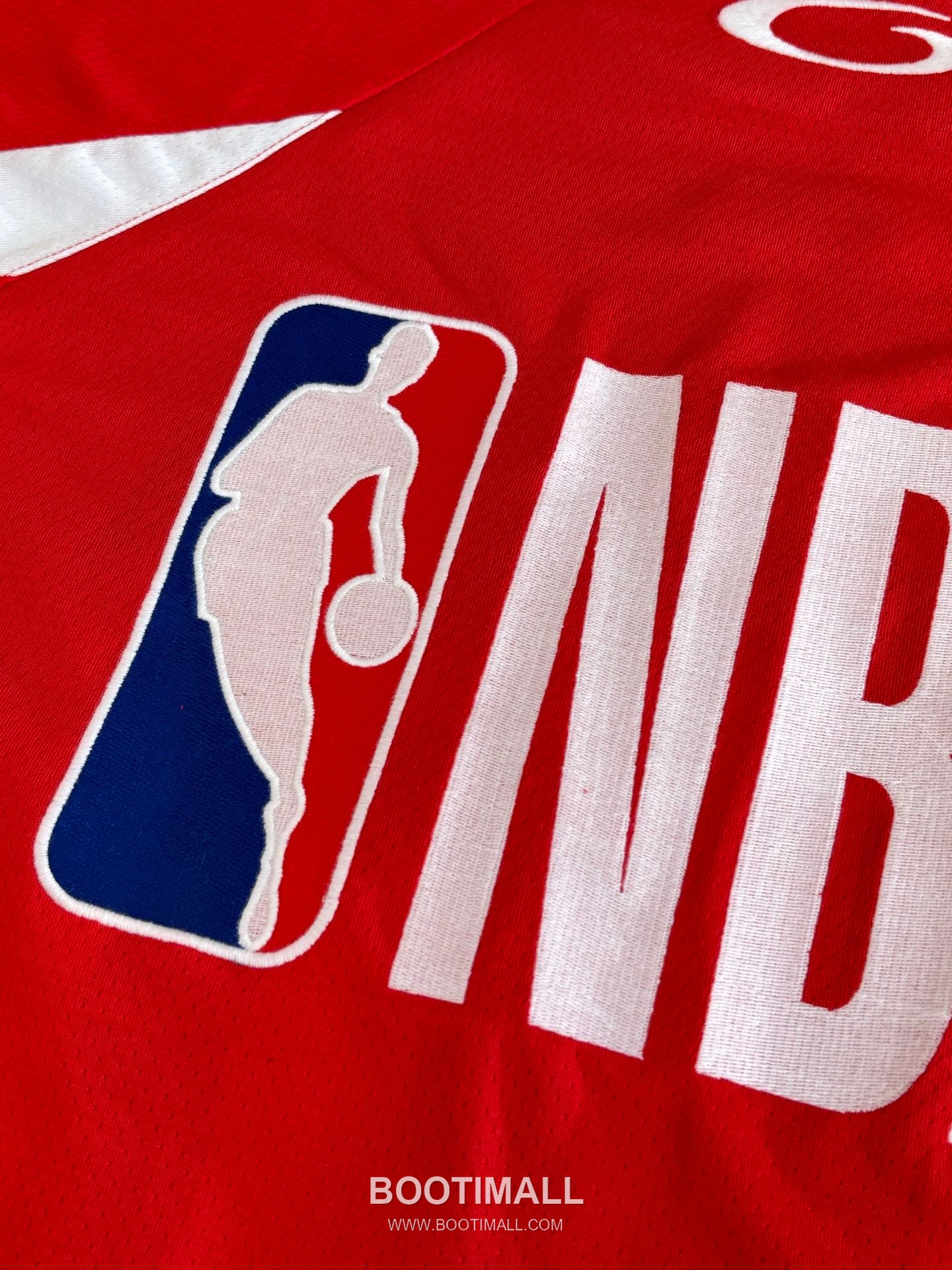 발렌시아가 2026SS NBA 로고자수 오버핏 반팔 레드 티셔츠 Balenciaga 2026 SS NBA Logo Embroidery Oversized Short Sleeve Black T-Shirt 11