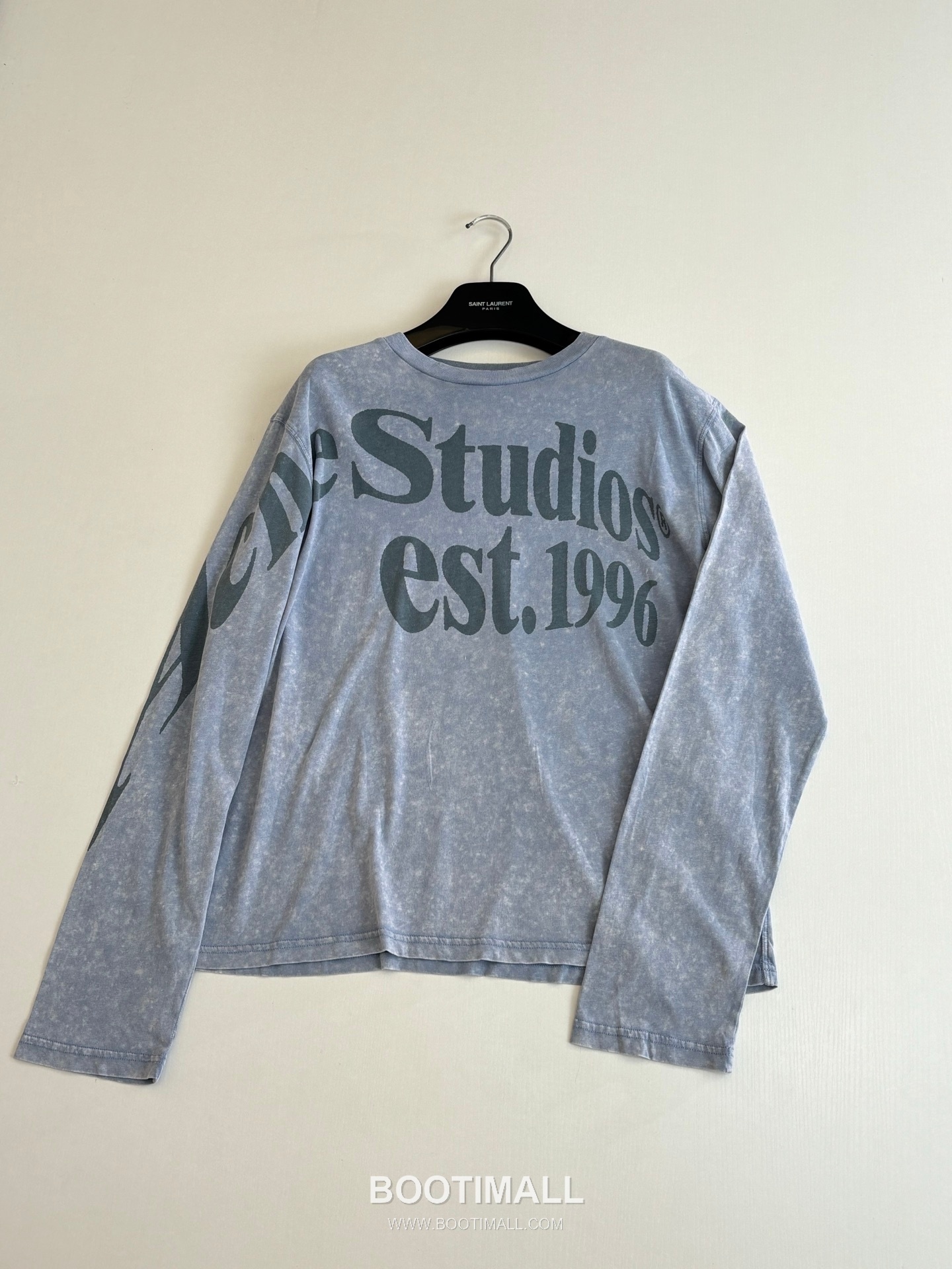 아크네스튜디오 2026SS 1996 스노우워싱 오버핏 롱슬리브 네이비 티셔츠 Acne Studios 2026 SS 1996 Snow Wash Oversized Long Sleeve Black T-Shirt 3