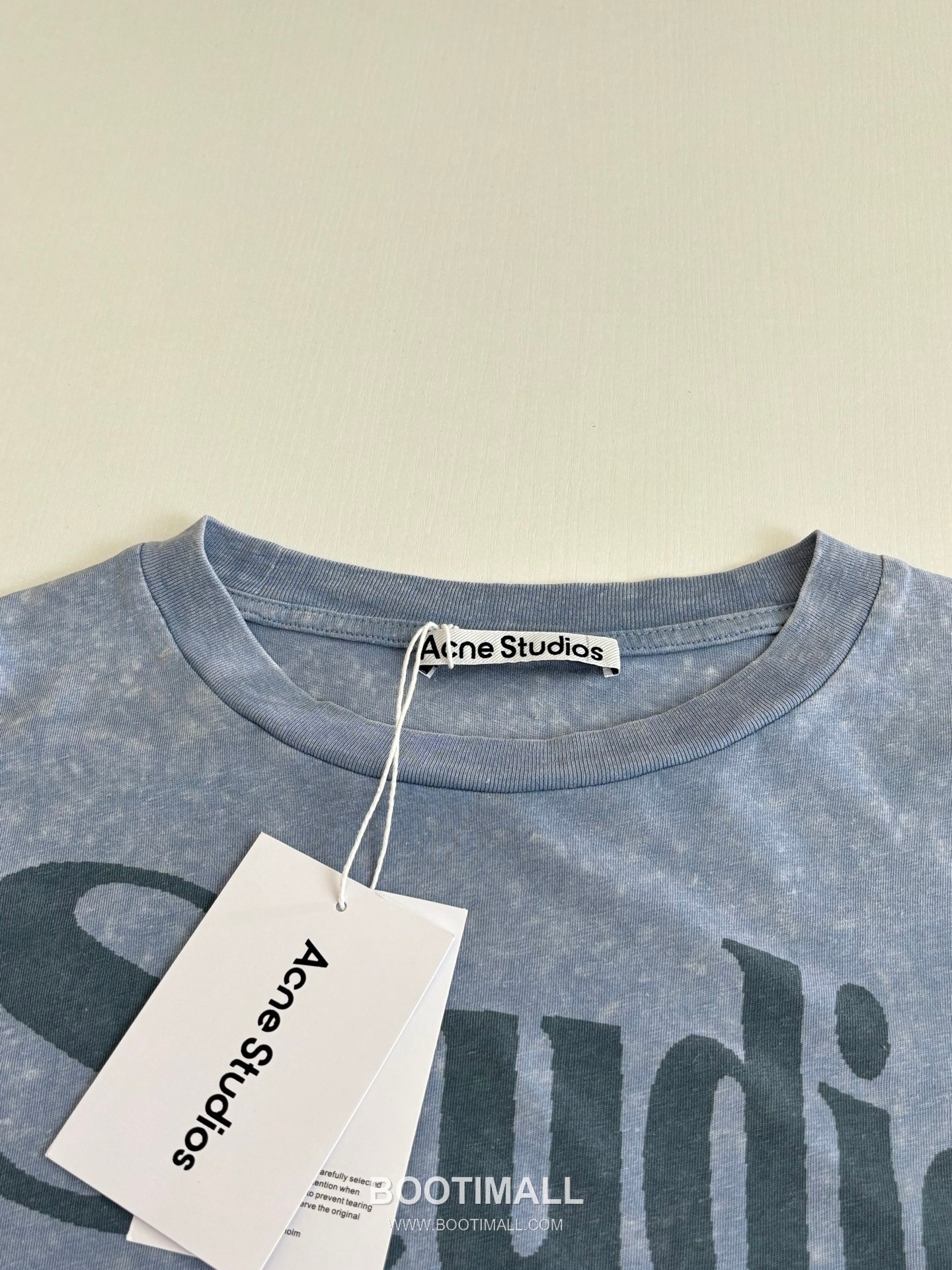 아크네스튜디오 2026SS 1996 스노우워싱 오버핏 롱슬리브 네이비 티셔츠 Acne Studios 2026 SS 1996 Snow Wash Oversized Long Sleeve Black T-Shirt 5