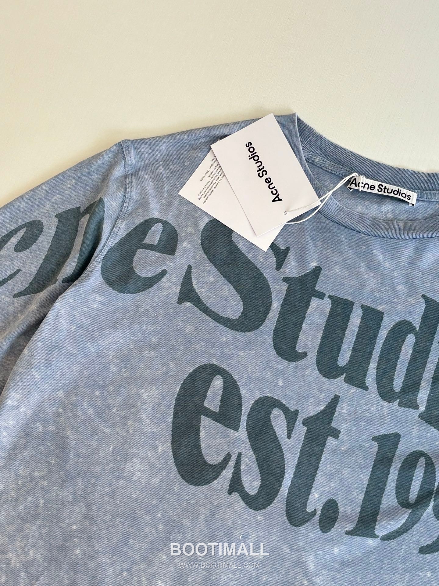 아크네스튜디오 2026SS 1996 스노우워싱 오버핏 롱슬리브 네이비 티셔츠 Acne Studios 2026 SS 1996 Snow Wash Oversized Long Sleeve Black T-Shirt 6