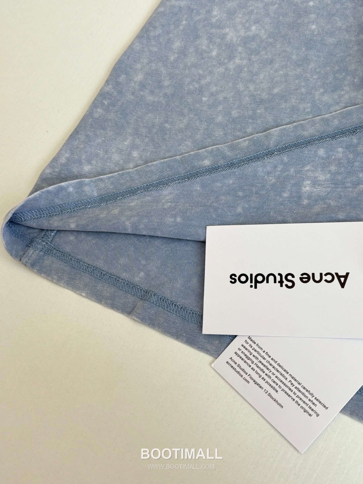 아크네스튜디오 2026SS 1996 스노우워싱 오버핏 롱슬리브 네이비 티셔츠 Acne Studios 2026 SS 1996 Snow Wash Oversized Long Sleeve Black T-Shirt 7