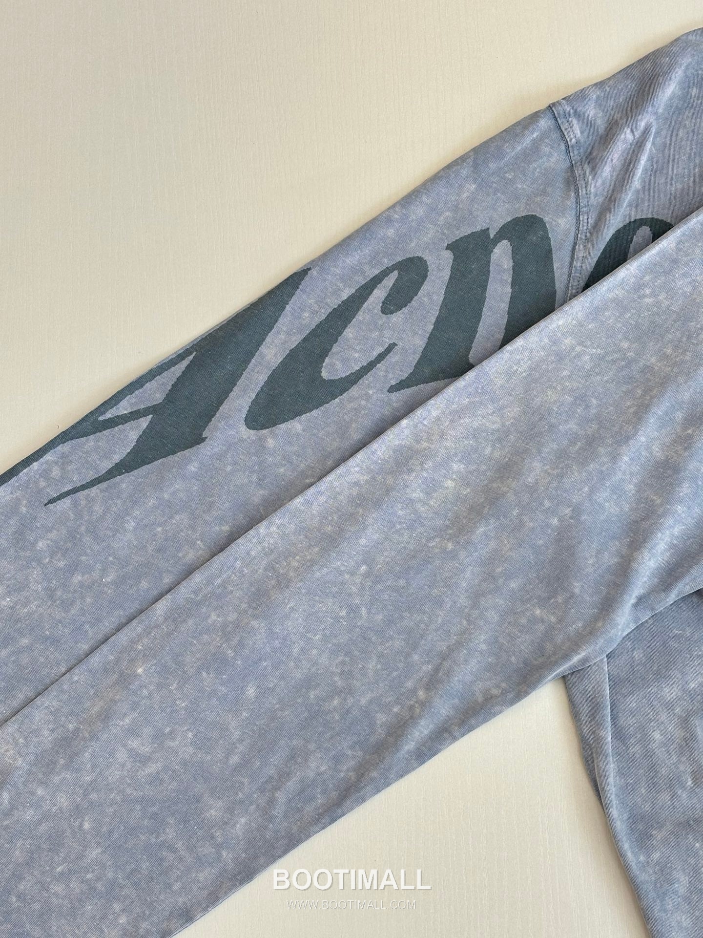 아크네스튜디오 2026SS 1996 스노우워싱 오버핏 롱슬리브 네이비 티셔츠 Acne Studios 2026 SS 1996 Snow Wash Oversized Long Sleeve Black T-Shirt 8