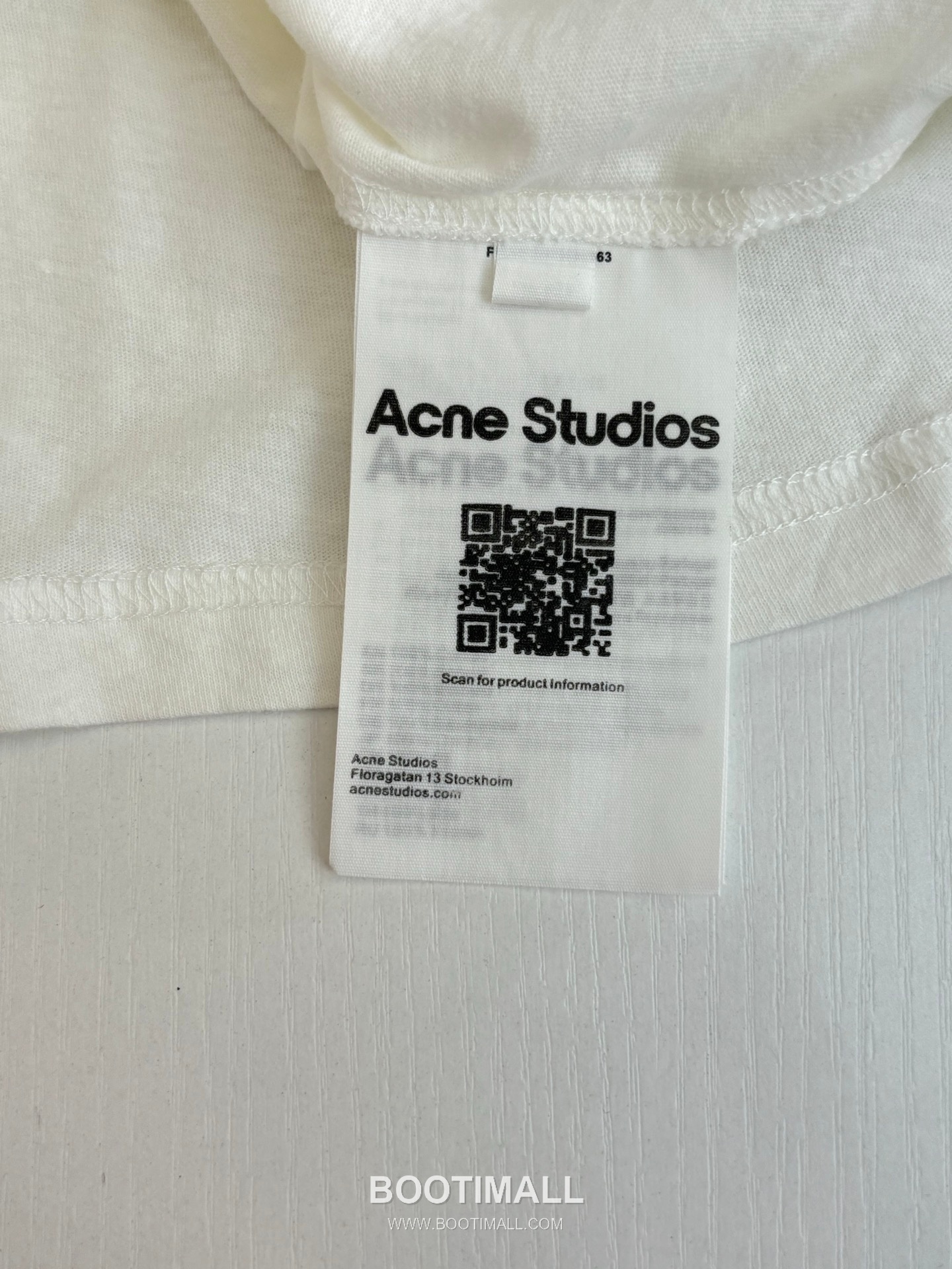 아크네스튜디오 2026SS 1996 스노우워싱 오버핏 롱슬리브 화이트 티셔츠 Acne Studios 2026 SS 1996 Snow Wash Oversized Long Sleeve Black T-Shirt 10