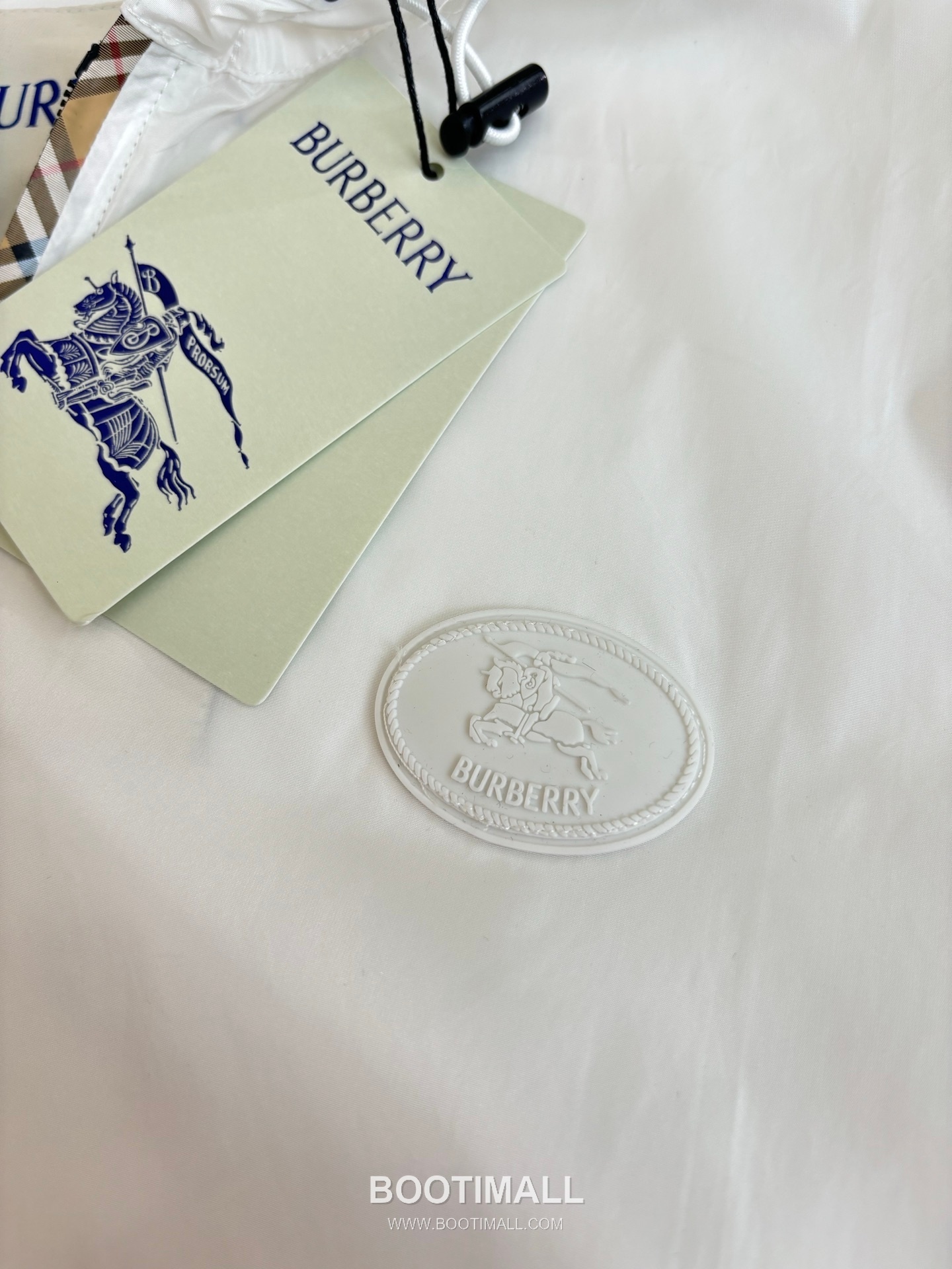 버버리 2026SS 빈티지체크 트림 경량 나일론 루즈핏 후드 화이트 재킷 Burberry 2026 SS Vintage Check Trim Lightweight Nylon Loose Fit Hooded Black Jacket 7