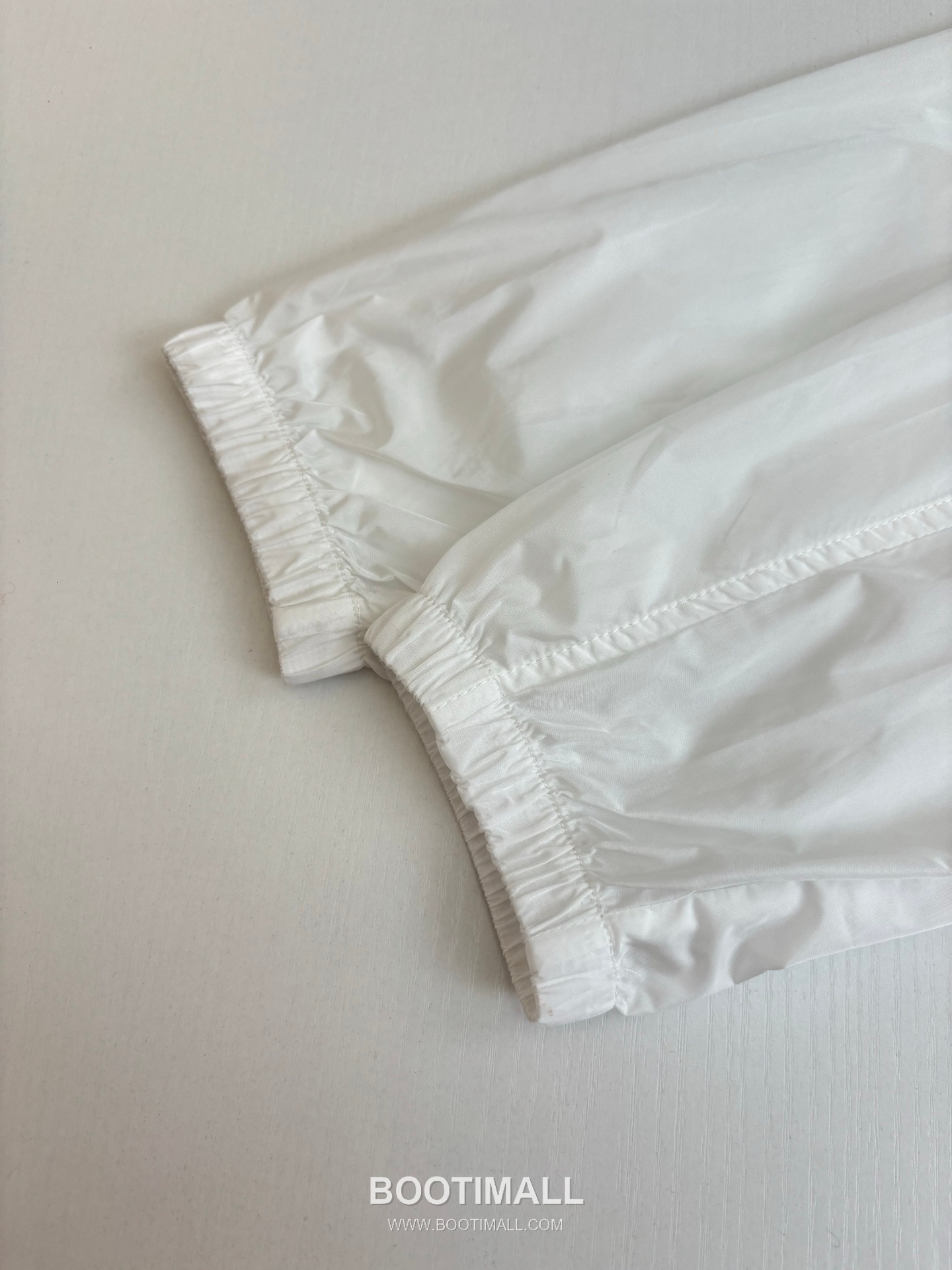 버버리 2026SS 빈티지체크 트림 경량 나일론 루즈핏 후드 화이트 재킷 Burberry 2026 SS Vintage Check Trim Lightweight Nylon Loose Fit Hooded Black Jacket 11