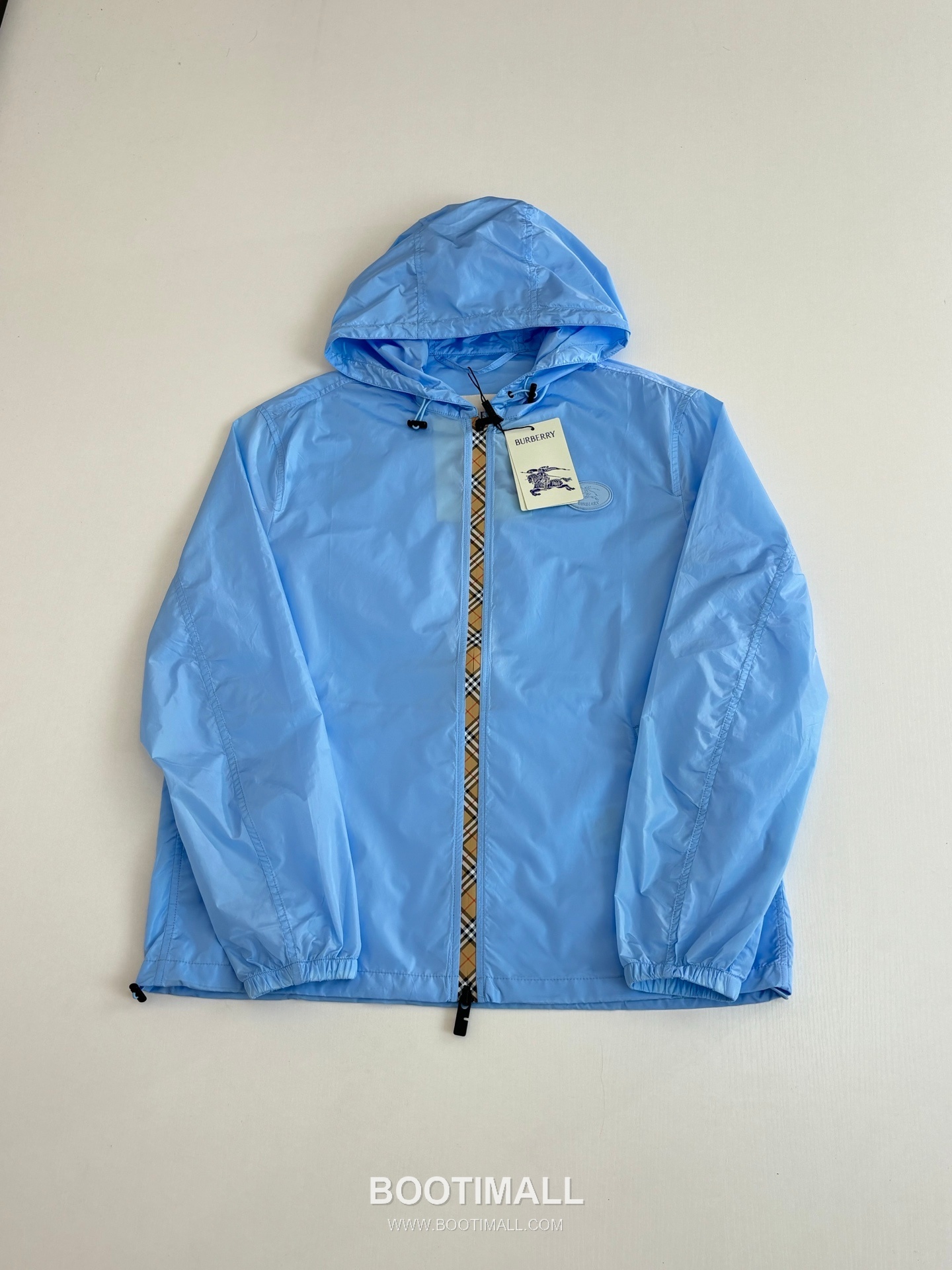 버버리 2026SS 빈티지체크 트림 경량 나일론 루즈핏 후드 블루 재킷 Burberry 2026 SS Vintage Check Trim Lightweight Nylon Loose Fit Hooded Black Jacket 3