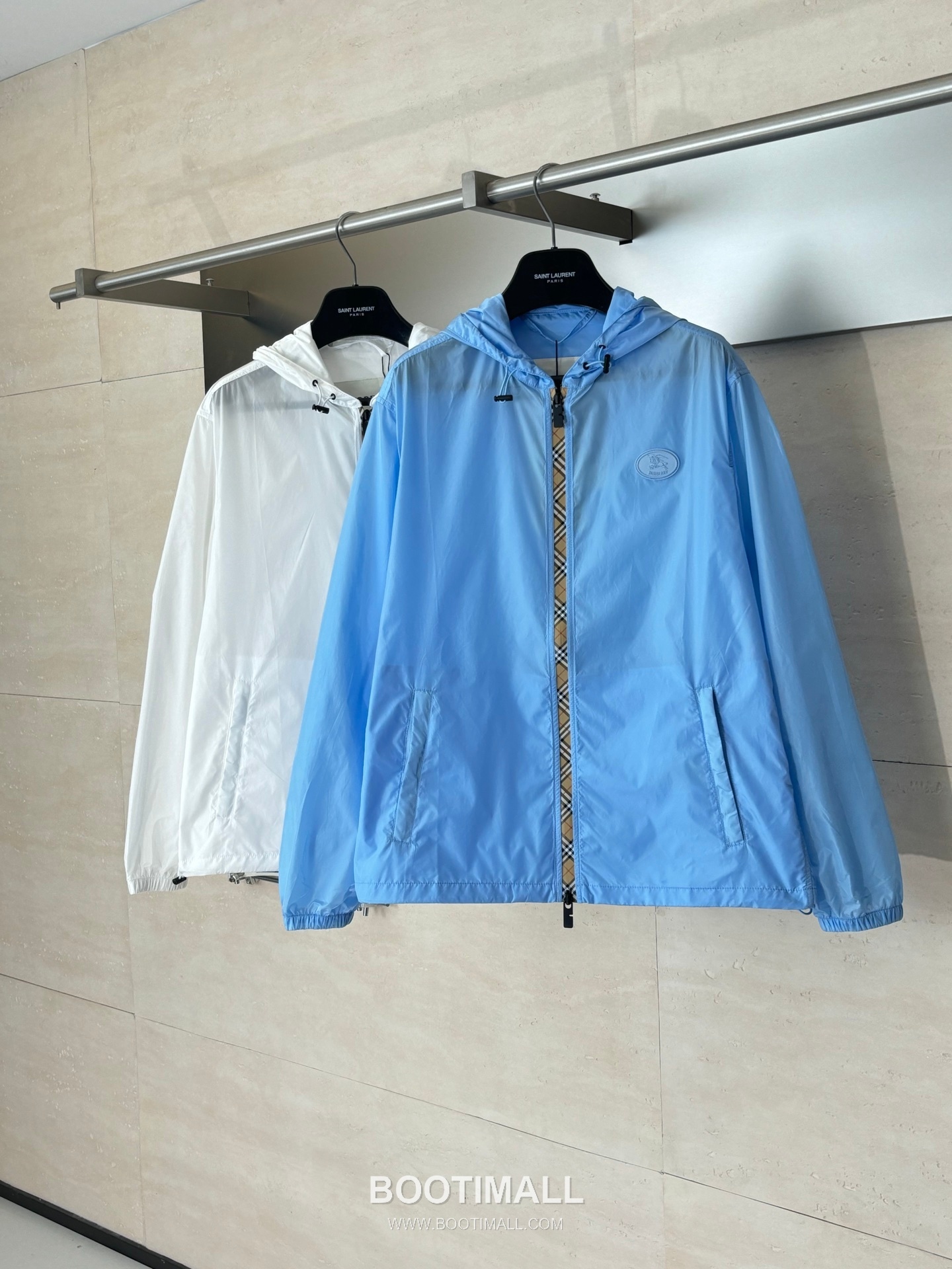 버버리 2026SS 빈티지체크 트림 경량 나일론 루즈핏 후드 블루 재킷 Burberry 2026 SS Vintage Check Trim Lightweight Nylon Loose Fit Hooded Black Jacket 4