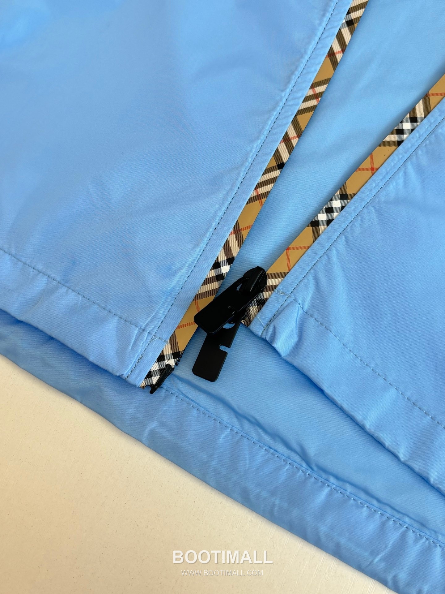 버버리 2026SS 빈티지체크 트림 경량 나일론 루즈핏 후드 블루 재킷 Burberry 2026 SS Vintage Check Trim Lightweight Nylon Loose Fit Hooded Black Jacket 7