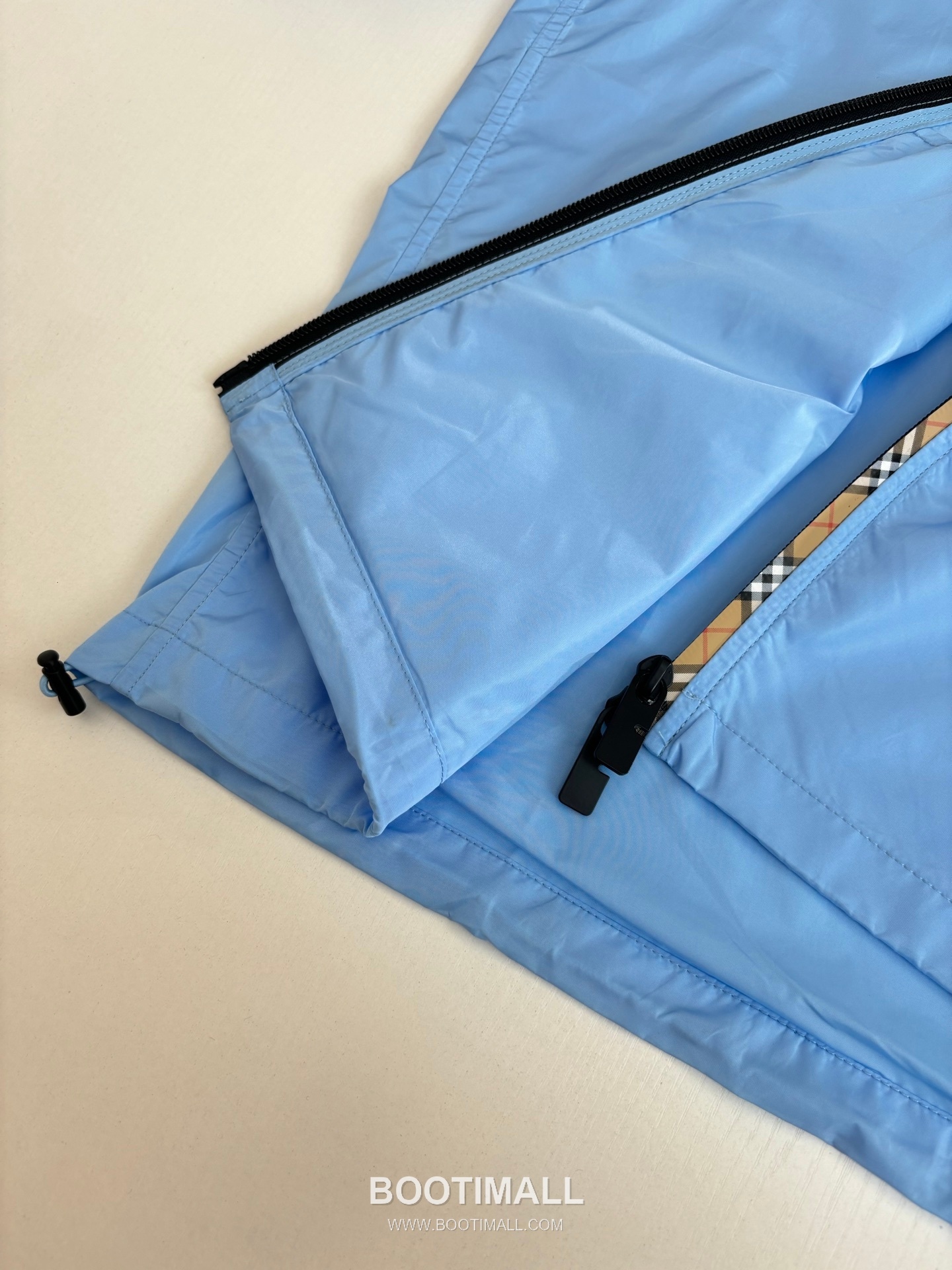 버버리 2026SS 빈티지체크 트림 경량 나일론 루즈핏 후드 블루 재킷 Burberry 2026 SS Vintage Check Trim Lightweight Nylon Loose Fit Hooded Black Jacket 9