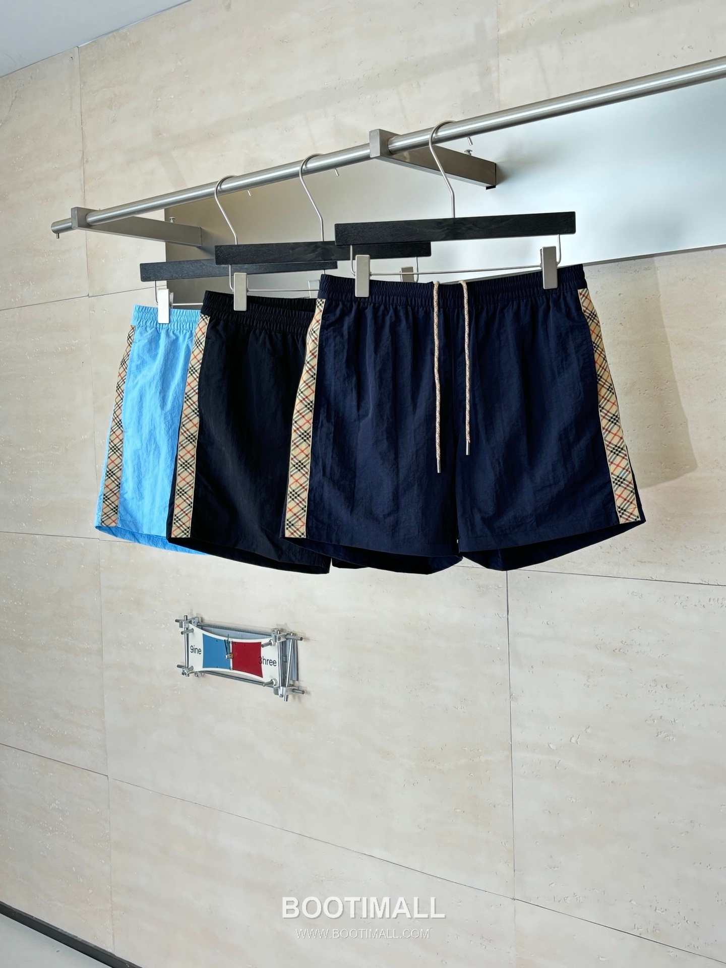 버버리 2026SS 빈티지체크 사이드트림 나일론 루즈핏 드로스트링 쇼츠 네이비 팬츠 Burberry 2026 SS Vintage Check Side Trim Nylon Loose Fit Drawstring Shorts Black Pants 4