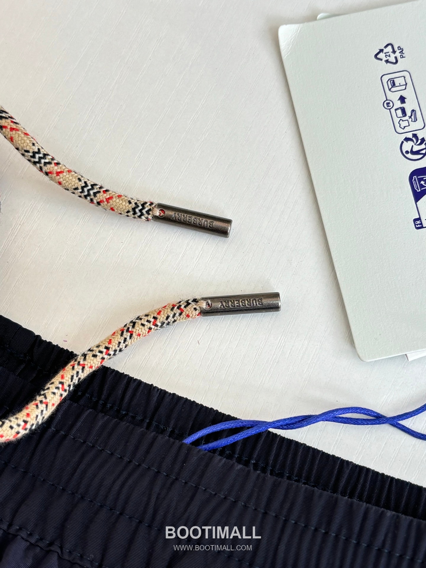 버버리 2026SS 빈티지체크 사이드트림 나일론 루즈핏 드로스트링 쇼츠 네이비 팬츠 Burberry 2026 SS Vintage Check Side Trim Nylon Loose Fit Drawstring Shorts Black Pants 10