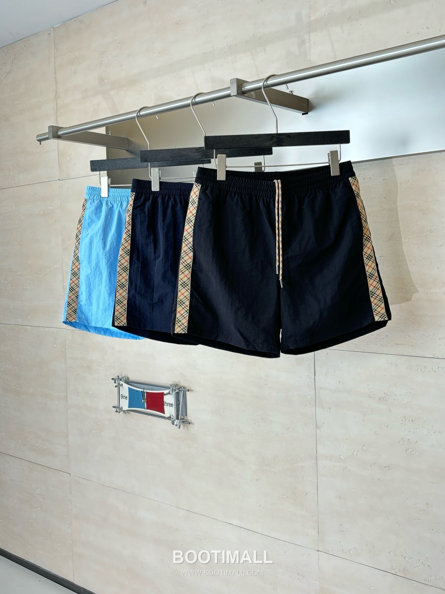 버버리 2026SS 빈티지체크 사이드트림 나일론 루즈핏 드로스트링 쇼츠 블랙 팬츠 Burberry 2026 SS Vintage Check Side Trim Nylon Loose Fit Drawstring Shorts Black Pants 4