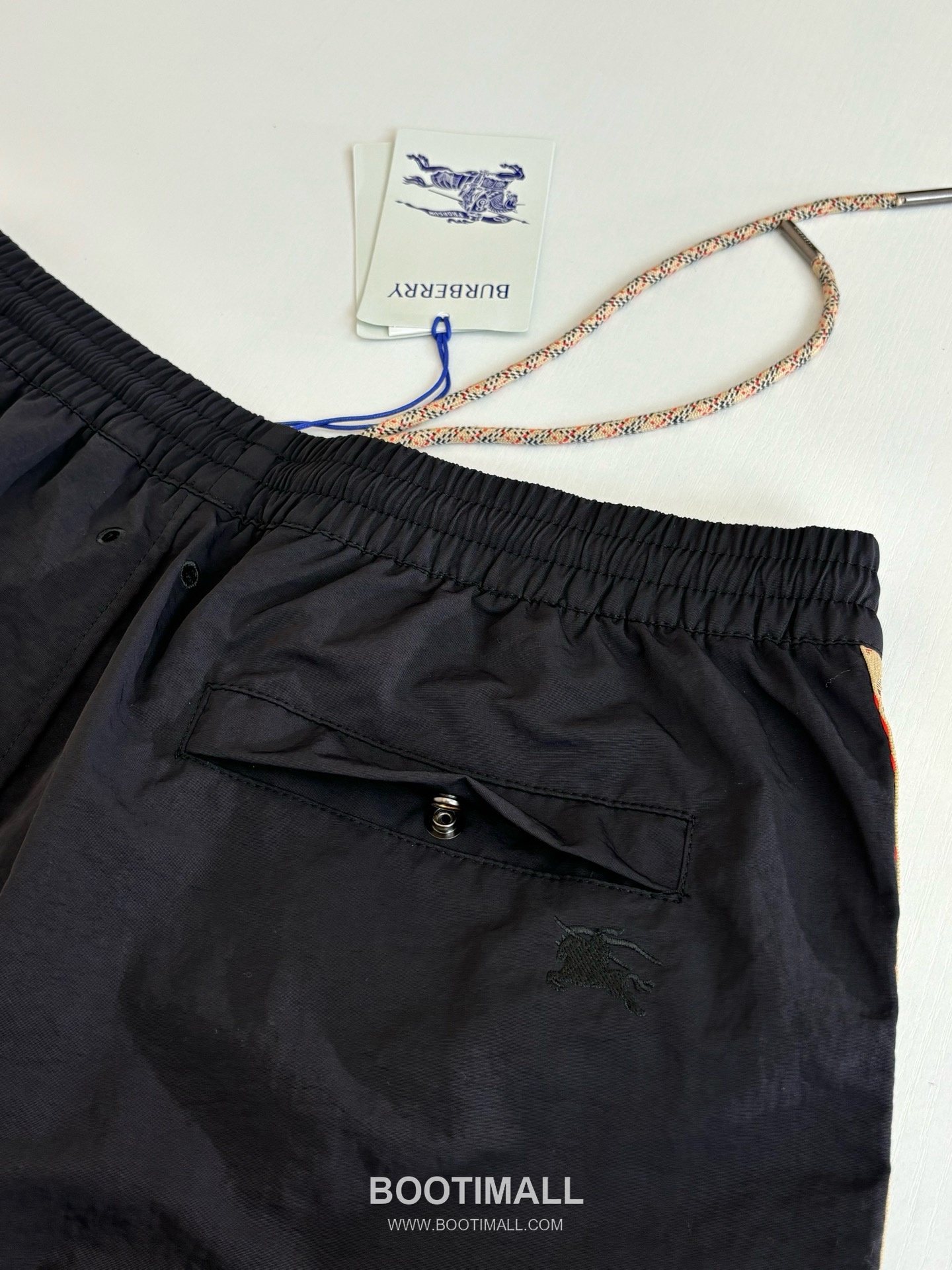 버버리 2026SS 빈티지체크 사이드트림 나일론 루즈핏 드로스트링 쇼츠 블랙 팬츠 Burberry 2026 SS Vintage Check Side Trim Nylon Loose Fit Drawstring Shorts Black Pants 8