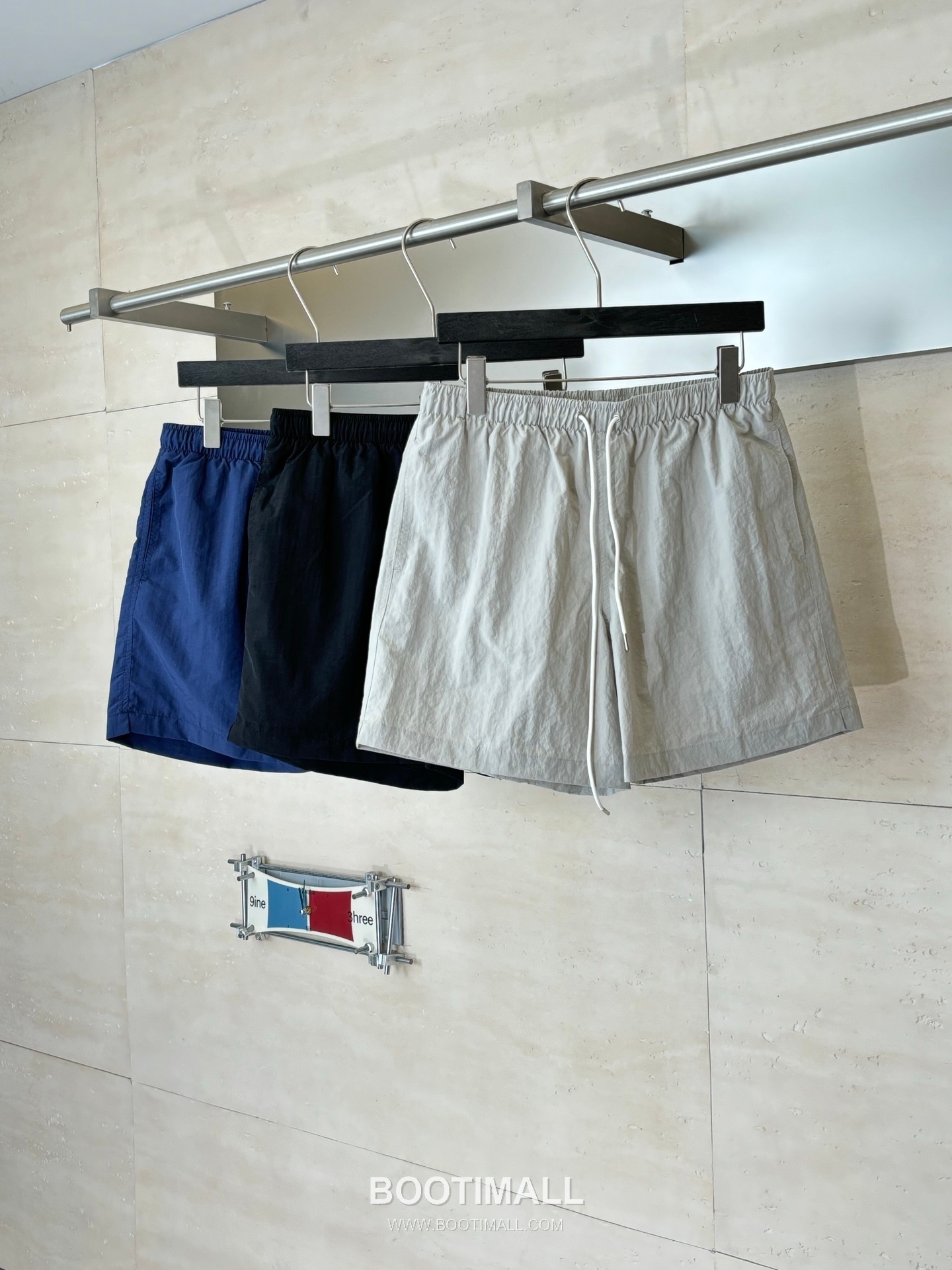 에르메스 2026SS H 미로 모노그램 워터리액티브 루즈핏 비치 쇼츠 카키 팬츠 Hermes 2026 SS H Maze Monogram Water Reactive Loose Fit Beach Shorts Orange Pants 4