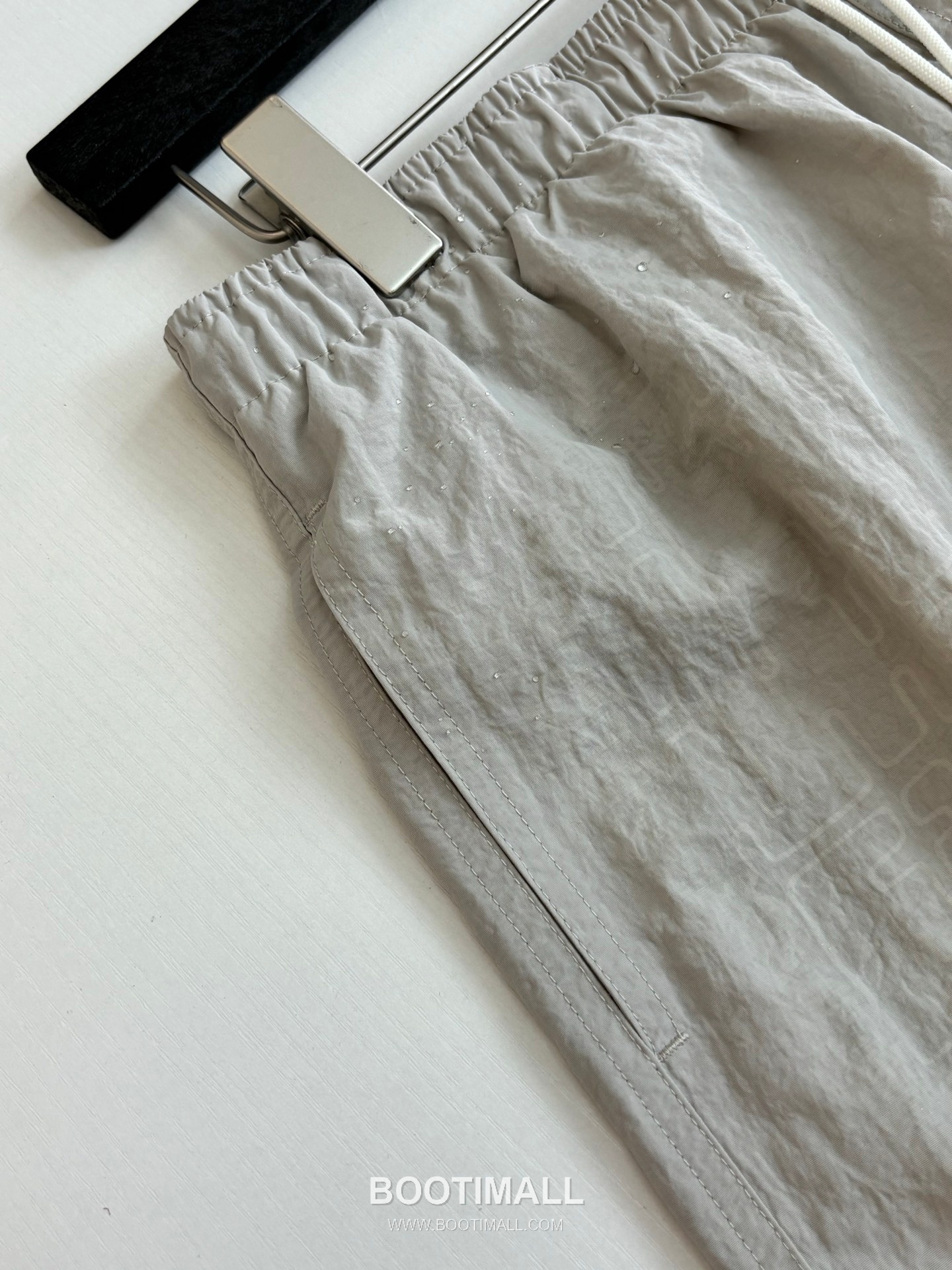 에르메스 2026SS H 미로 모노그램 워터리액티브 루즈핏 비치 쇼츠 카키 팬츠 Hermes 2026 SS H Maze Monogram Water Reactive Loose Fit Beach Shorts Orange Pants 6