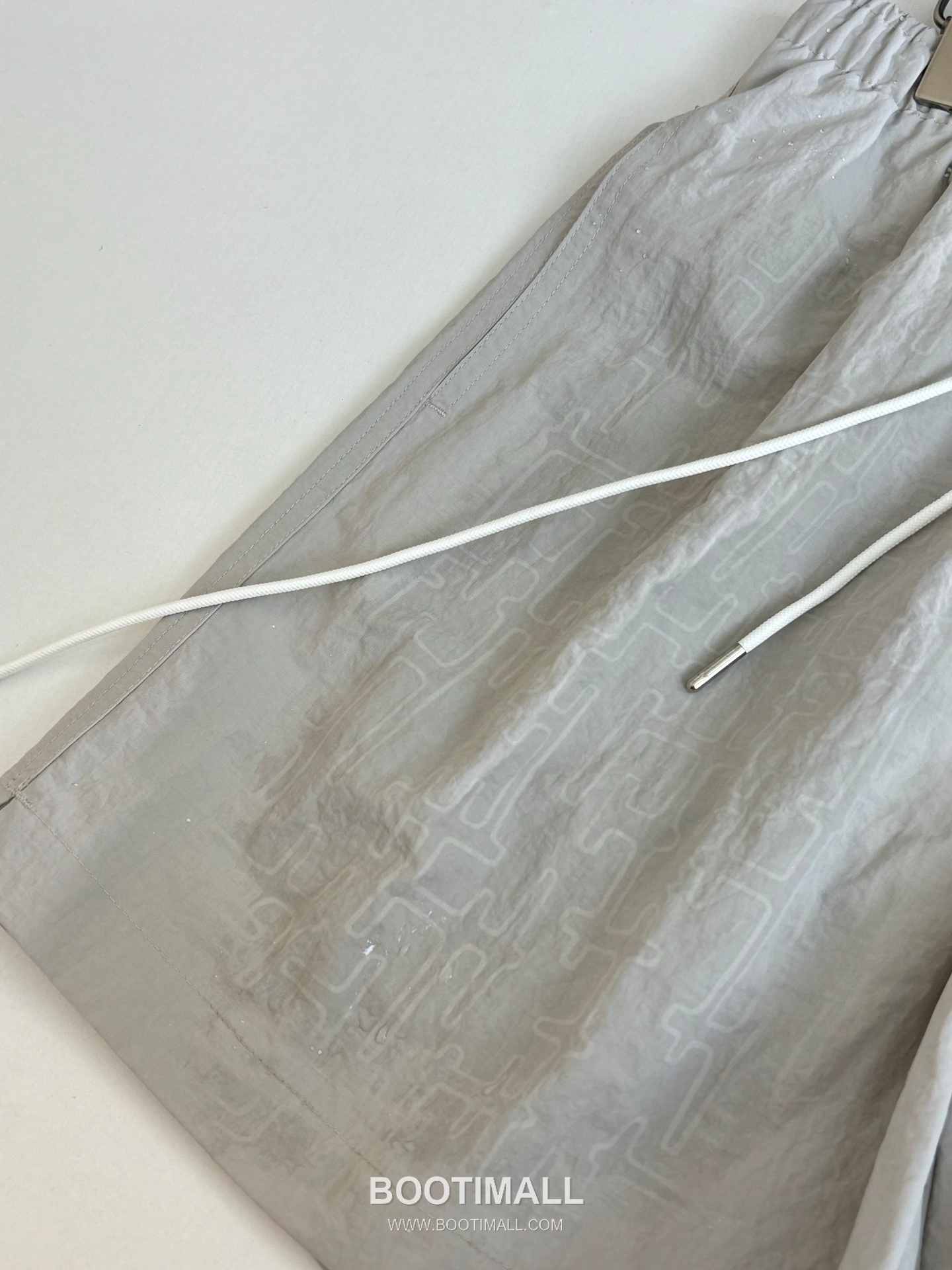 에르메스 2026SS H 미로 모노그램 워터리액티브 루즈핏 비치 쇼츠 카키 팬츠 Hermes 2026 SS H Maze Monogram Water Reactive Loose Fit Beach Shorts Orange Pants 7