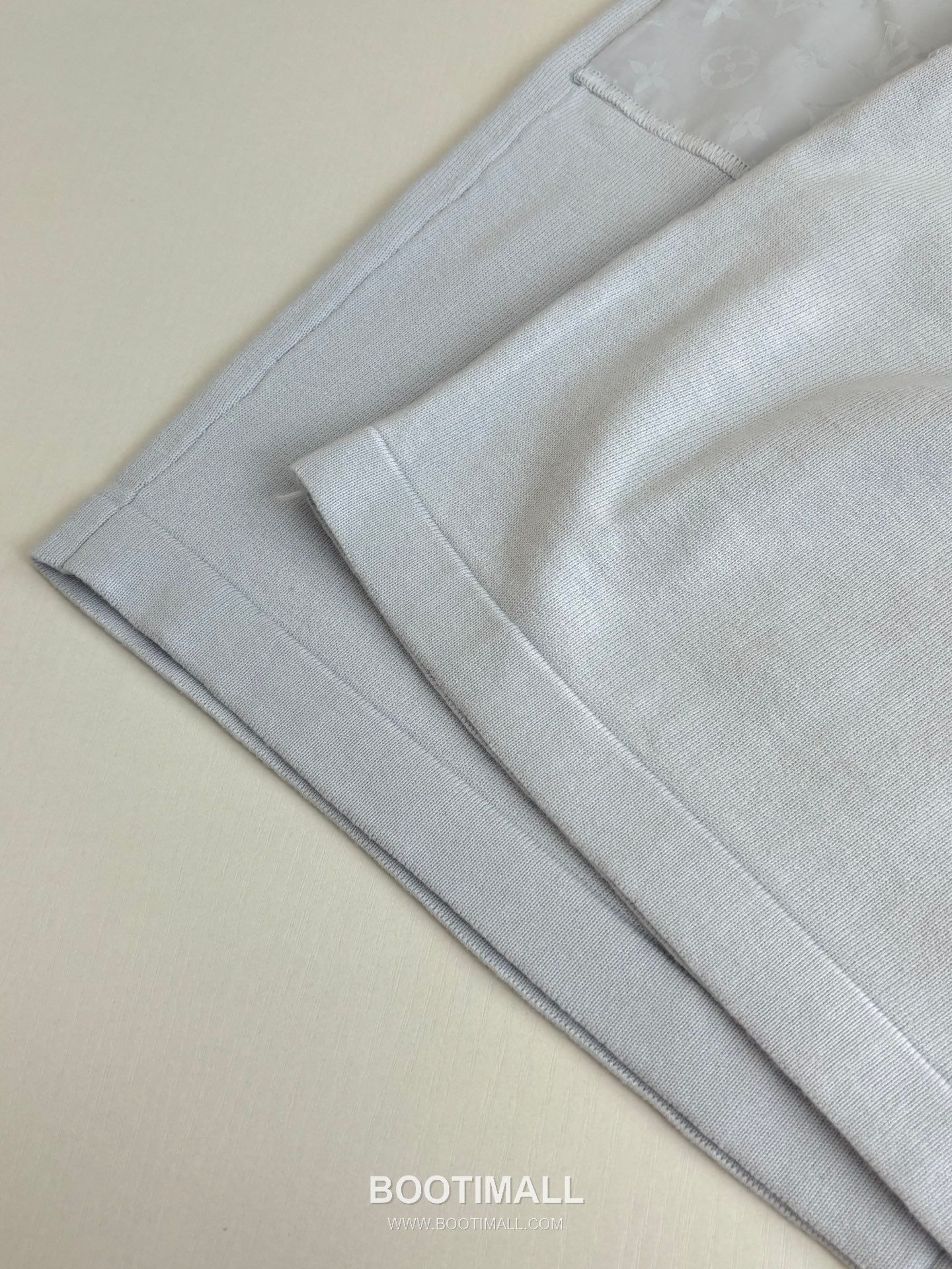 루이비통 2026SS 모노그램 나일론 포켓 코튼혼방 레귤러핏 쇼츠 화이트 팬츠 Louis Vuitton 2026 SS Monogram Nylon Pocket Cotton Blend Regular Fit Shorts Black Pants 6