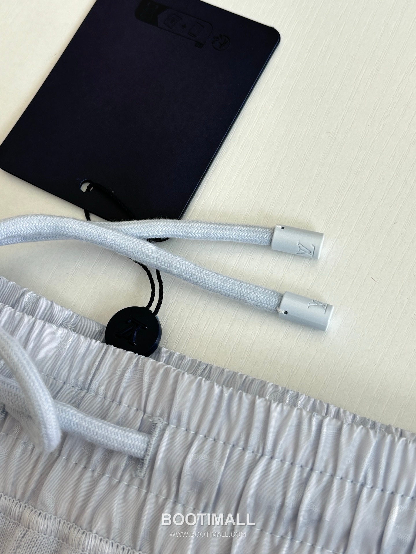 루이비통 2026SS 모노그램 나일론 포켓 코튼혼방 레귤러핏 쇼츠 화이트 팬츠 Louis Vuitton 2026 SS Monogram Nylon Pocket Cotton Blend Regular Fit Shorts Black Pants 8