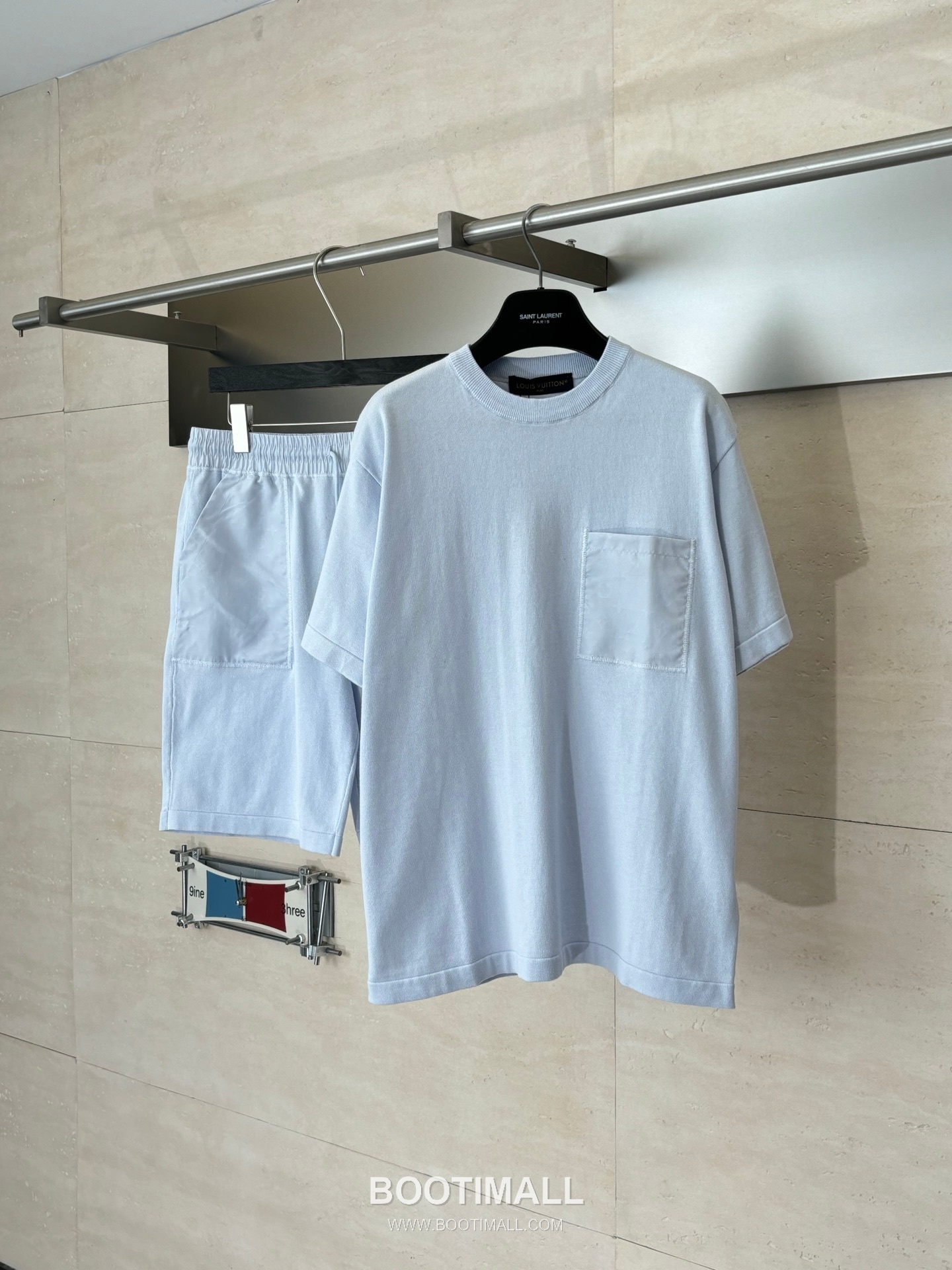 루이비통 2026SS 모노그램 나일론 포켓 코튼혼방 레귤러핏 반팔 화이트 티셔츠 Louis Vuitton 2026 SS Monogram Nylon Pocket Cotton Blend Regular Fit Short Sleeve Black T-Shirt 4