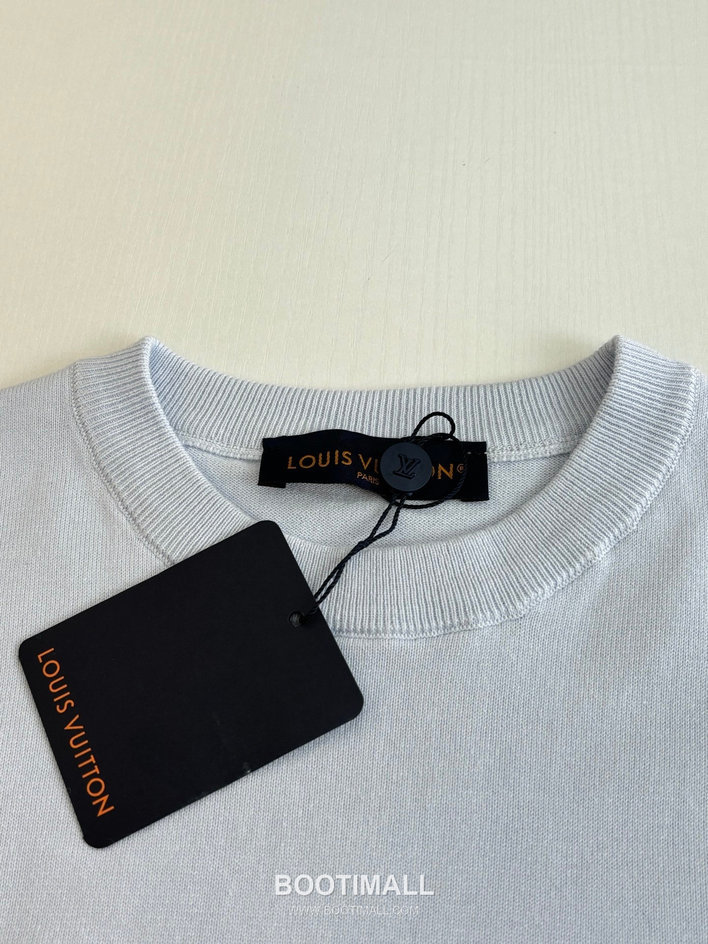 루이비통 2026SS 모노그램 나일론 포켓 코튼혼방 레귤러핏 반팔 화이트 티셔츠 Louis Vuitton 2026 SS Monogram Nylon Pocket Cotton Blend Regular Fit Short Sleeve Black T-Shirt 5