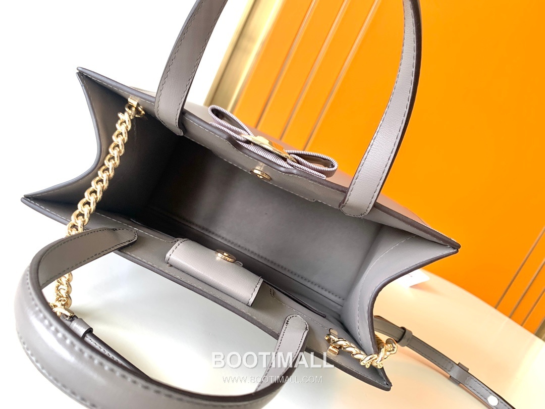 페라가모 카프스킨 바라 리본 토트백 Ferragamo Calfskin Vara Bow Tote Bag 21/1290 25cm 4