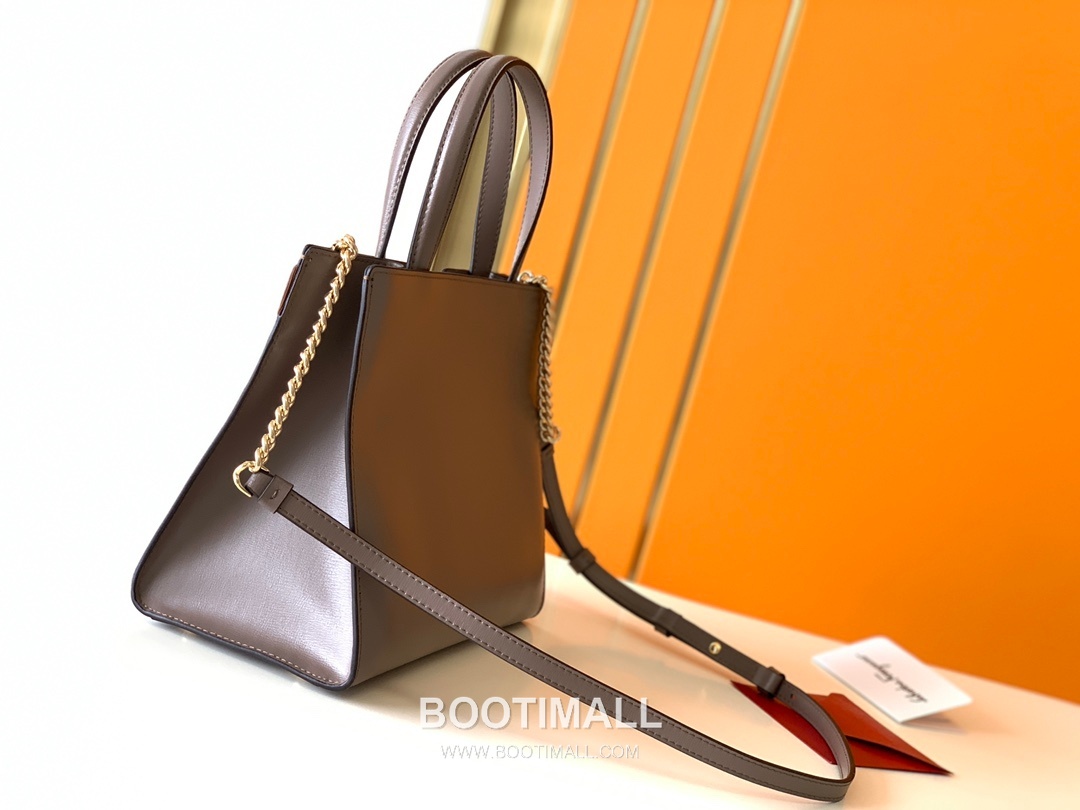 페라가모 카프스킨 바라 리본 토트백 Ferragamo Calfskin Vara Bow Tote Bag 21/1290 25cm 13