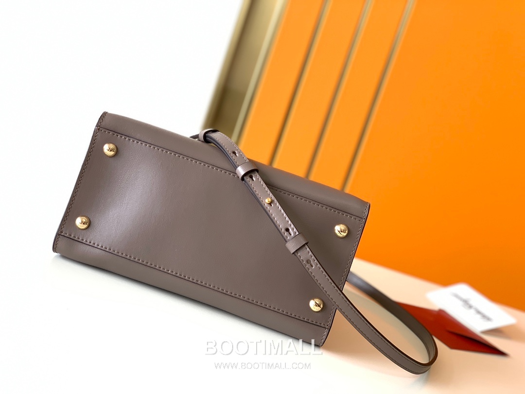페라가모 카프스킨 바라 리본 토트백 Ferragamo Calfskin Vara Bow Tote Bag 21/1290 25cm 14