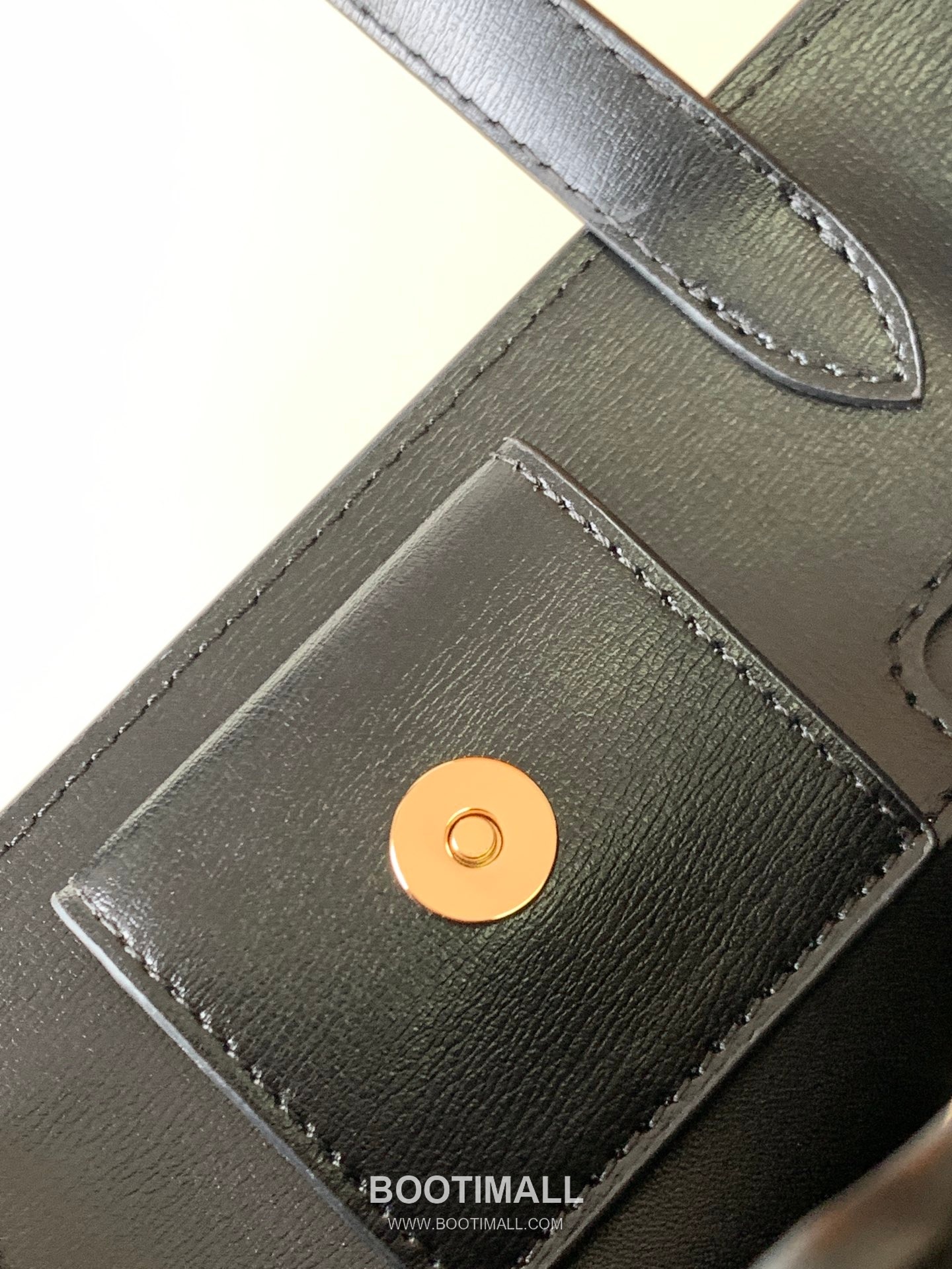 페라가모 카프스킨 바라 리본 토트백 Ferragamo Calfskin Vara Bow Tote Bag 21/1290 25cm 9