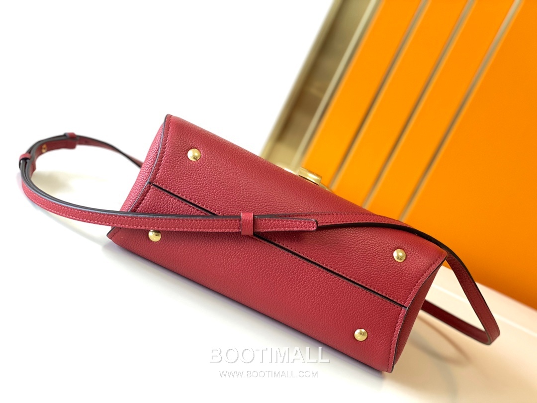 페라가모 카프스킨 그레인 토트 숄더백 Ferragamo Calfskin Grain Tote Shoulder Bag DY-21H493 26cm 12