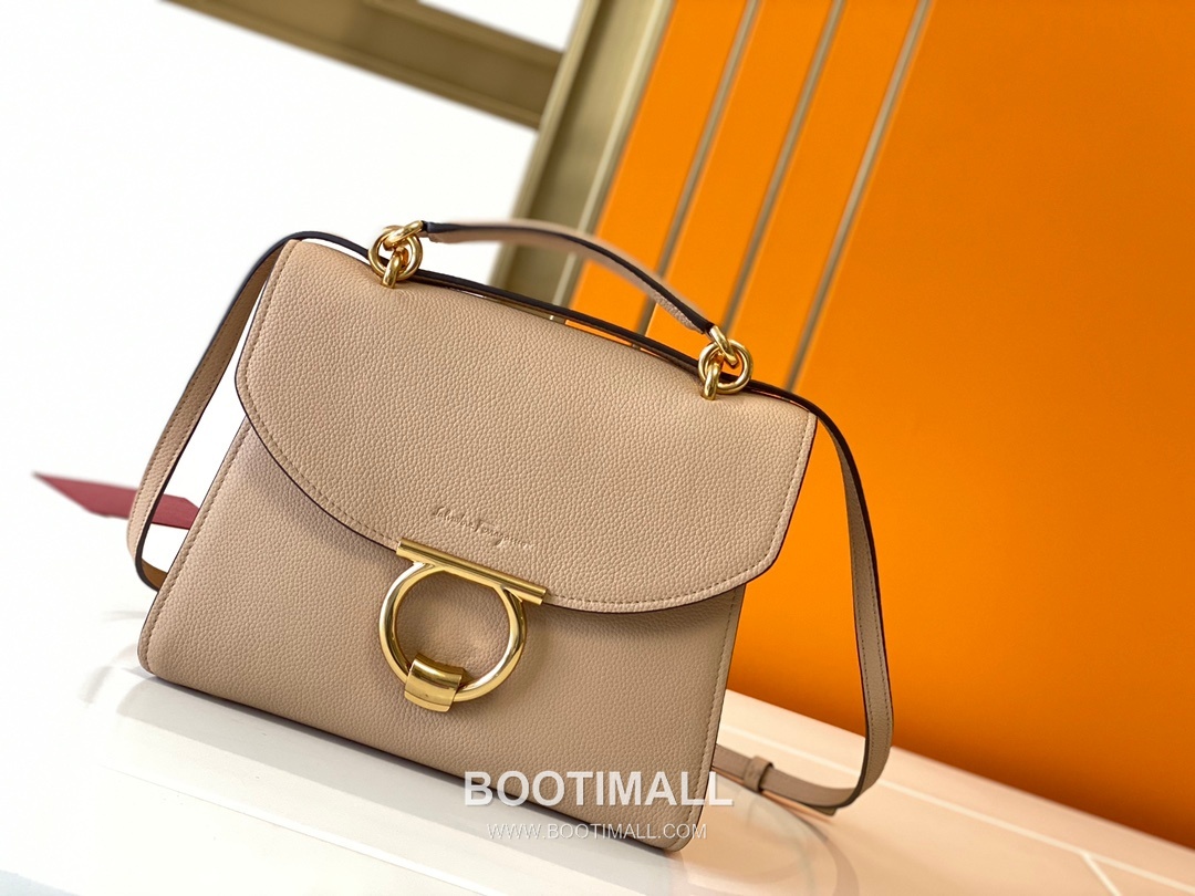 페라가모 카프스킨 그레인 토트 숄더백 Ferragamo Calfskin Grain Tote Shoulder Bag DY-21H493 26cm 1