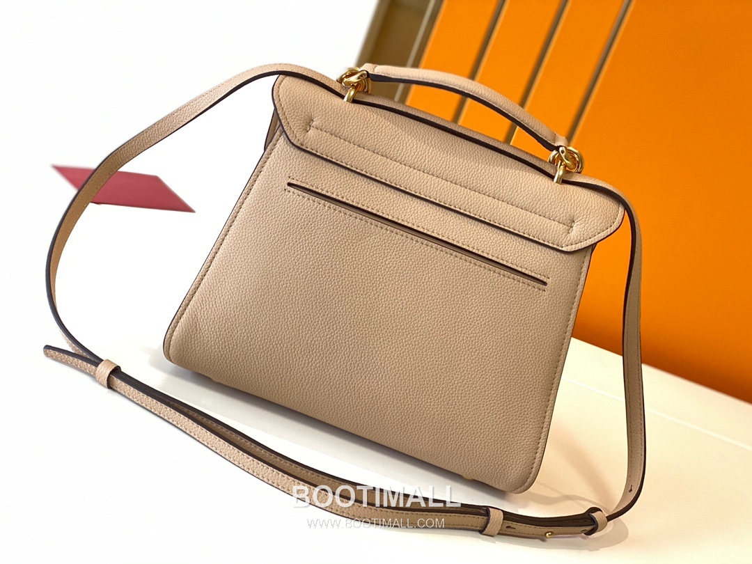 페라가모 카프스킨 그레인 토트 숄더백 Ferragamo Calfskin Grain Tote Shoulder Bag DY-21H493 26cm 9