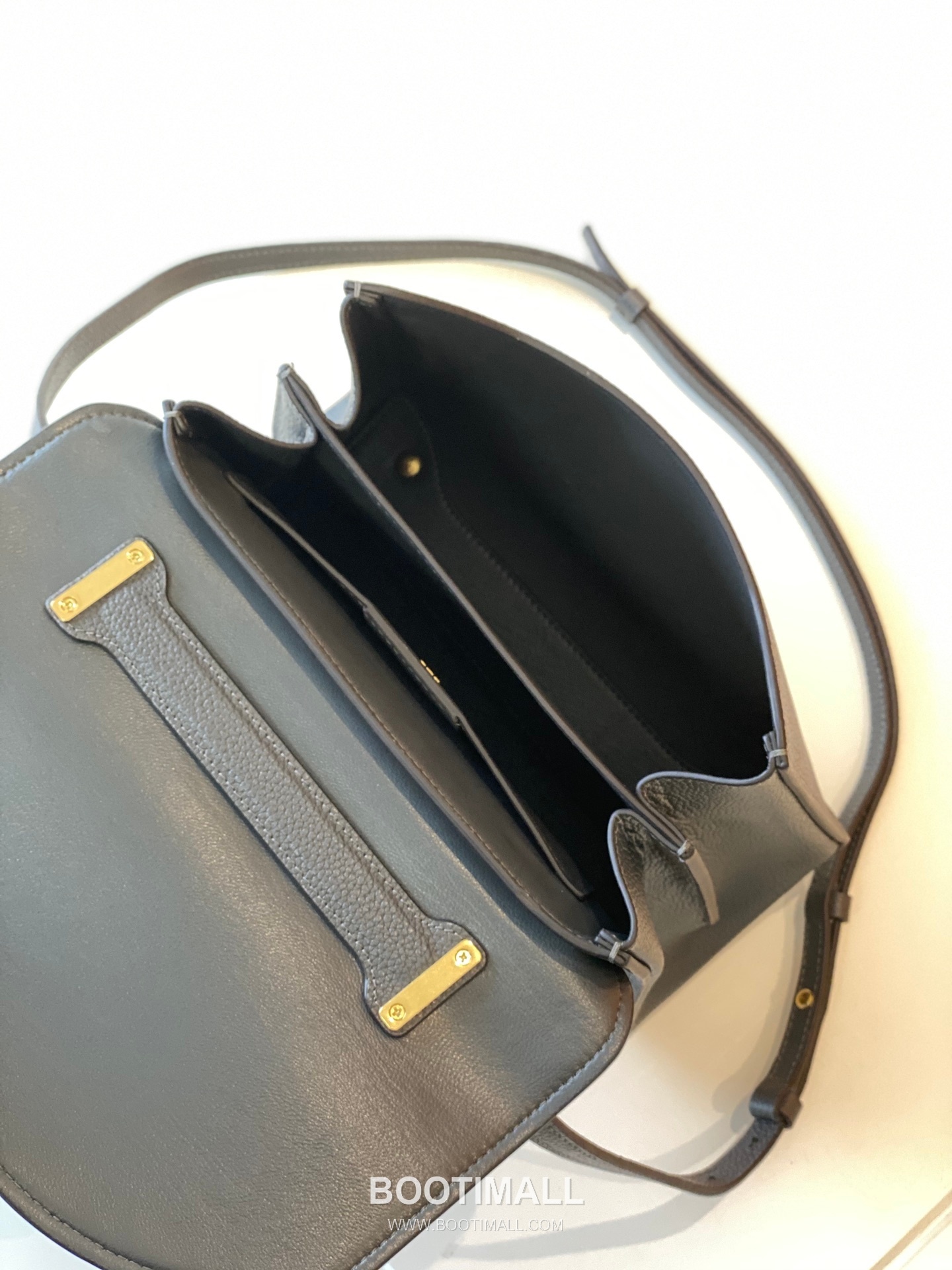 페라가모 카프스킨 그레인 토트 숄더백 Ferragamo Calfskin Grain Tote Shoulder Bag DY-21H493 26cm 9