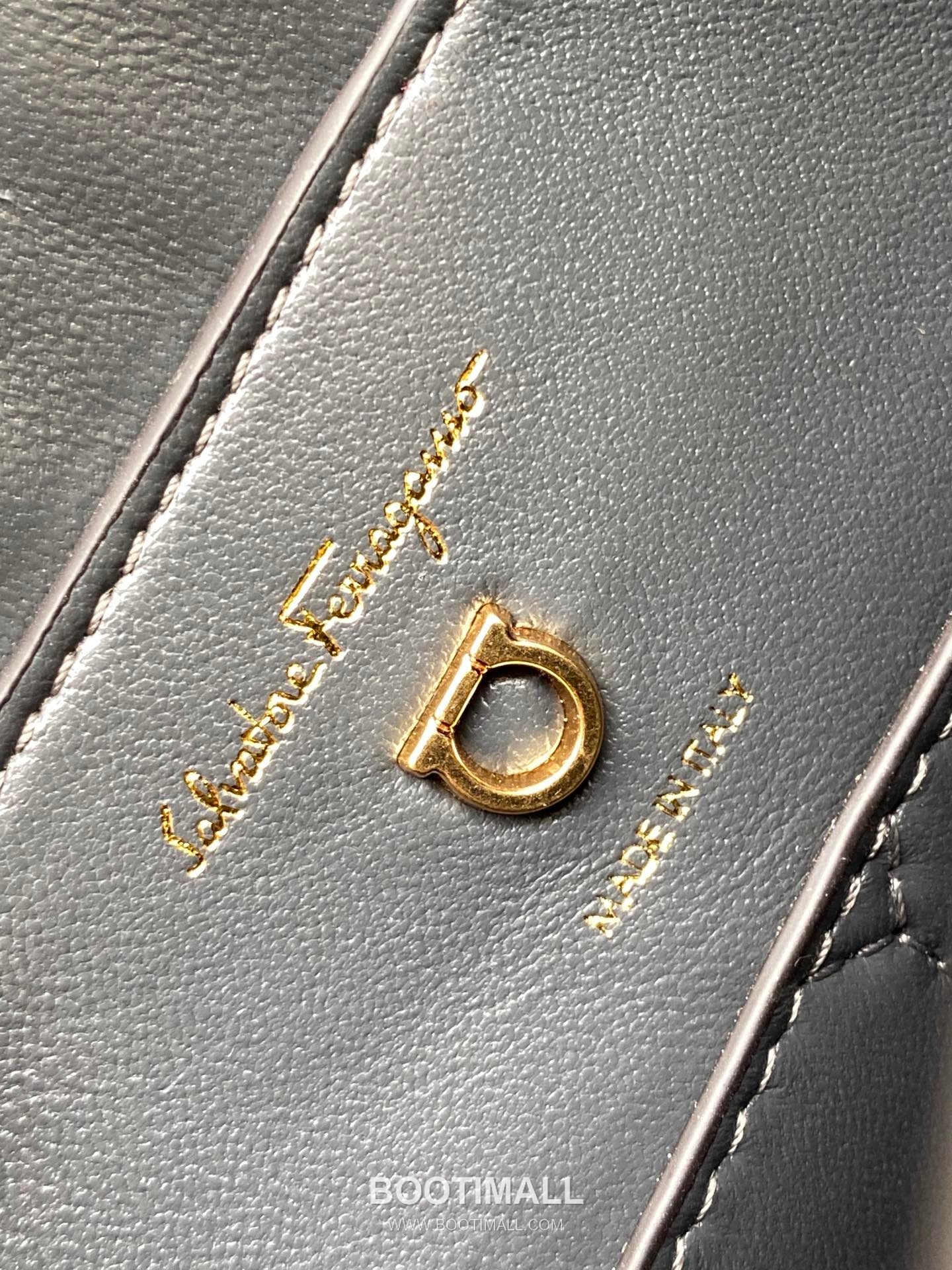 페라가모 카프스킨 그레인 토트 숄더백 Ferragamo Calfskin Grain Tote Shoulder Bag DY-21H493 26cm 10