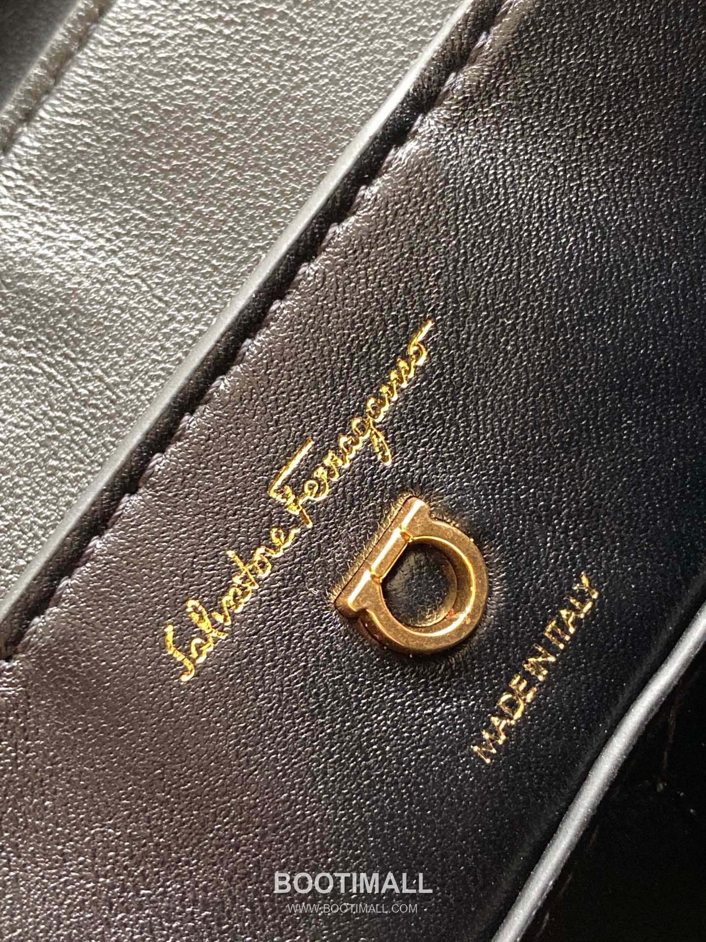 페라가모 카프스킨 그레인 토트 숄더백 Ferragamo Calfskin Grain Tote Shoulder Bag DY-21H493 26cm 10