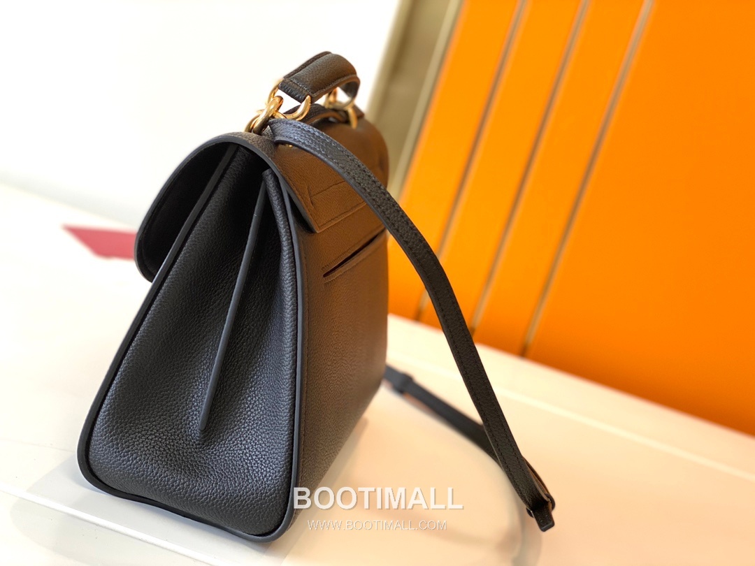 페라가모 카프스킨 그레인 토트 숄더백 Ferragamo Calfskin Grain Tote Shoulder Bag DY-21H493 26cm 13