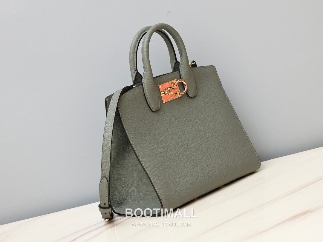 페라가모 스튜디오 카프스킨 간치니 토트 숄더백 Ferragamo Studio Calfskin Gancini Tote Shoulder Bag 211425 28cm 9